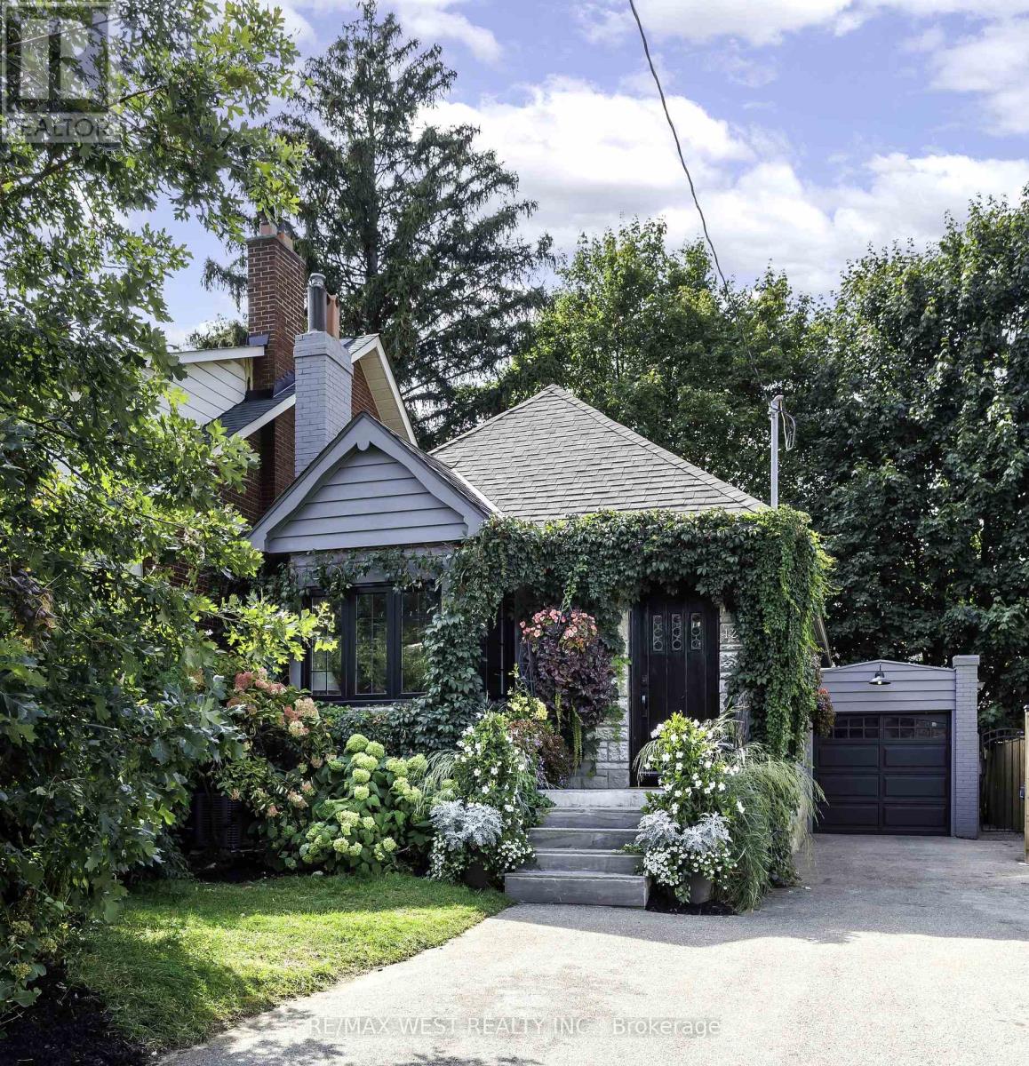 Property at 12 BRENTWOOD ROAD S image 1