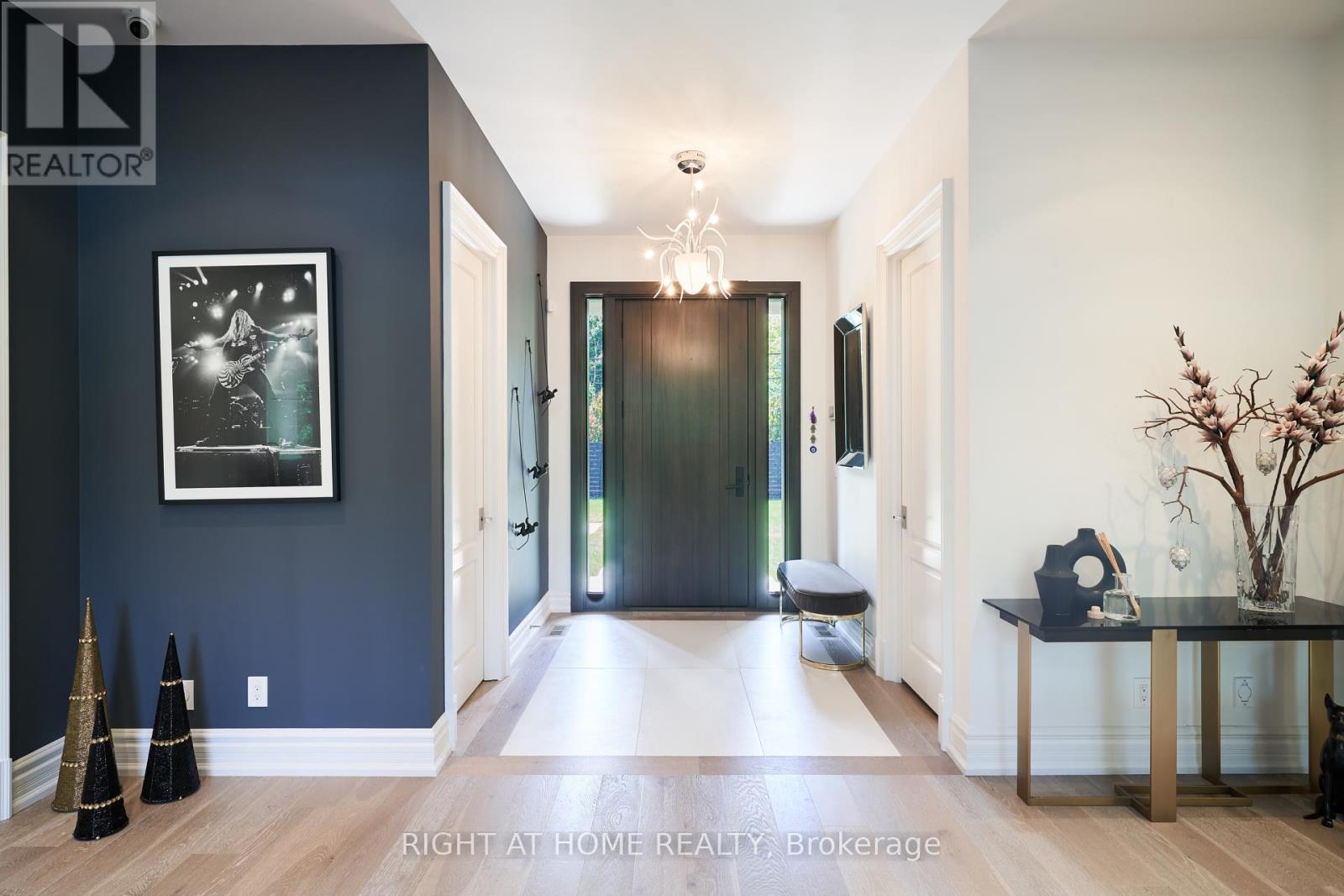 Property at 1305 ROYAL YORK ROAD image 4