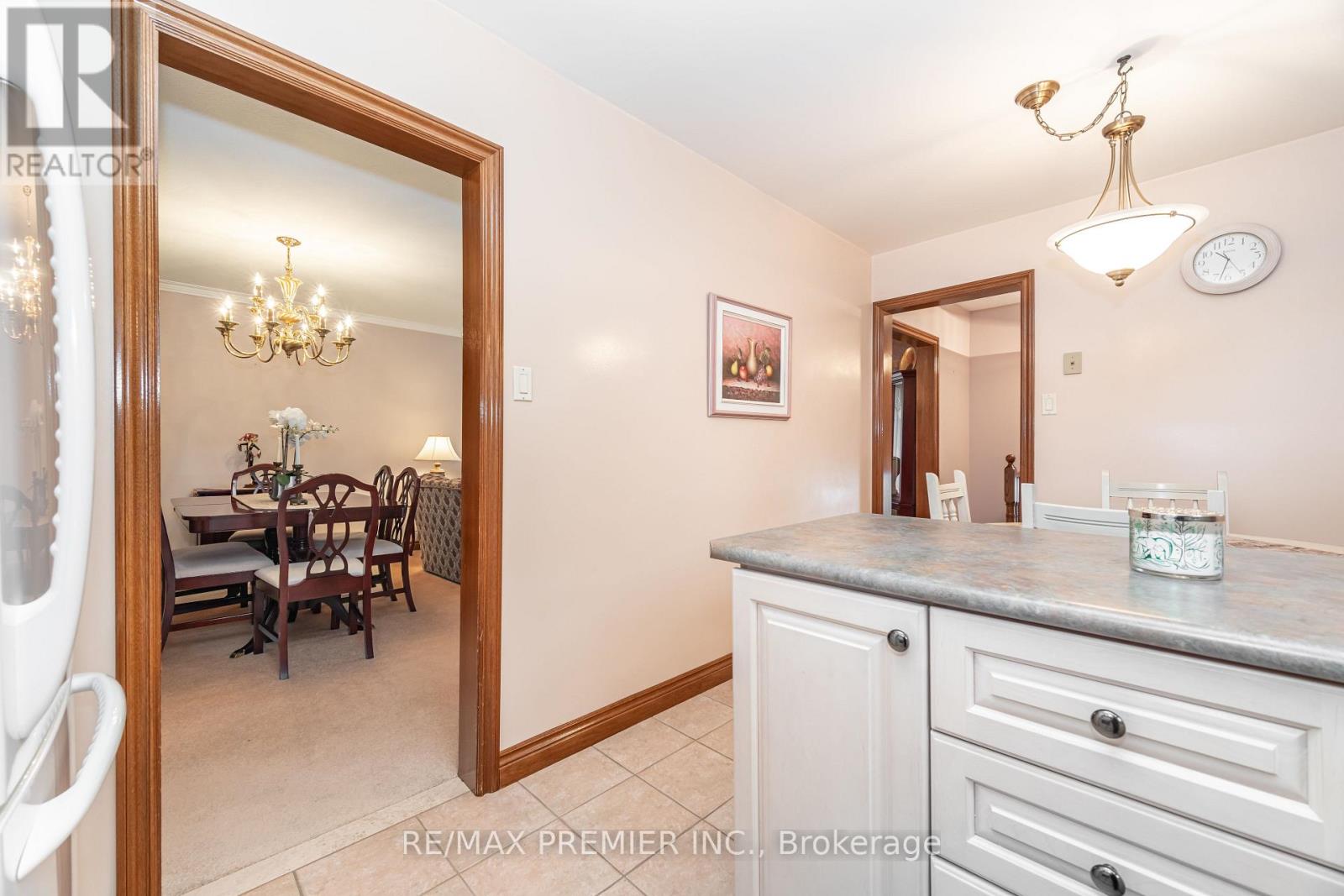 30 Dellbrook Crescent, Toronto, Ontario  M9L 1E2 - Photo 17 - W12421748