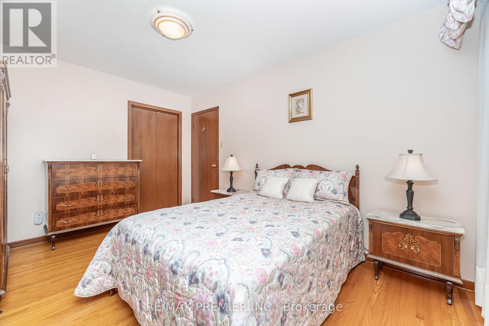 30 Dellbrook Crescent, Toronto, Ontario  M9L 1E2 - Photo 24 - W12421748