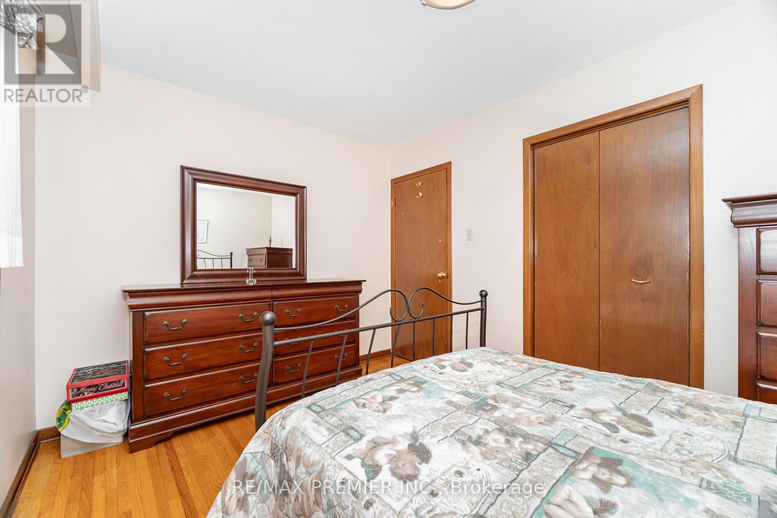 30 Dellbrook Crescent, Toronto, Ontario  M9L 1E2 - Photo 26 - W12421748