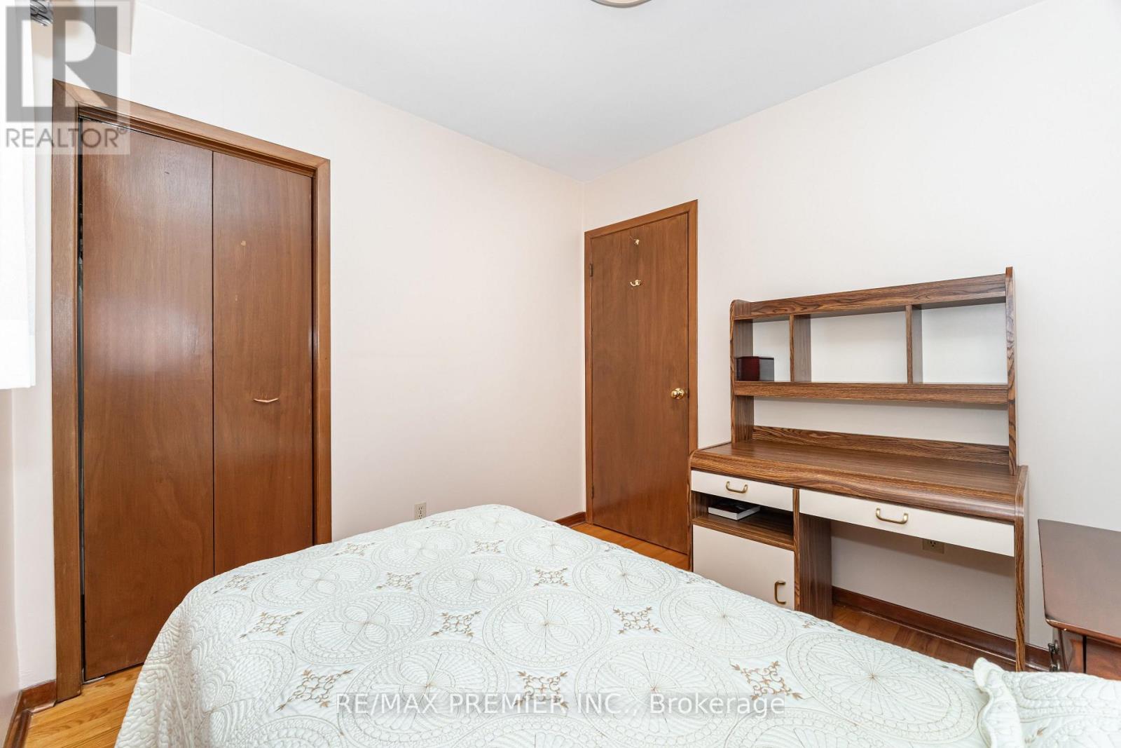 30 Dellbrook Crescent, Toronto, Ontario  M9L 1E2 - Photo 28 - W12421748
