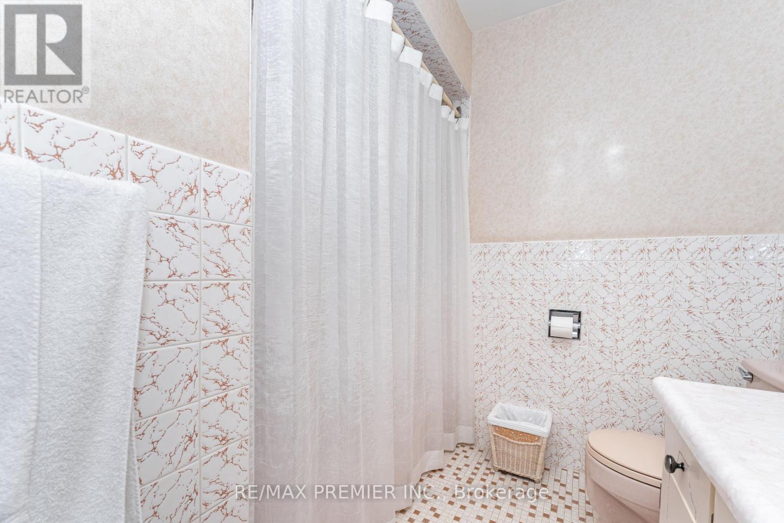 30 Dellbrook Crescent, Toronto, Ontario  M9L 1E2 - Photo 30 - W12421748