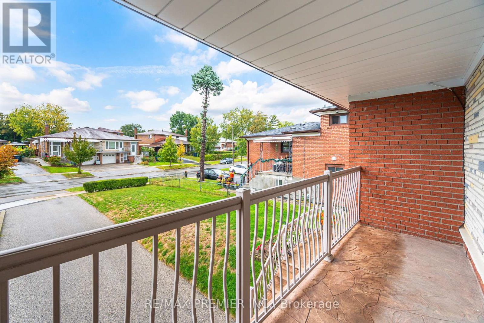 30 Dellbrook Crescent, Toronto, Ontario  M9L 1E2 - Photo 32 - W12421748