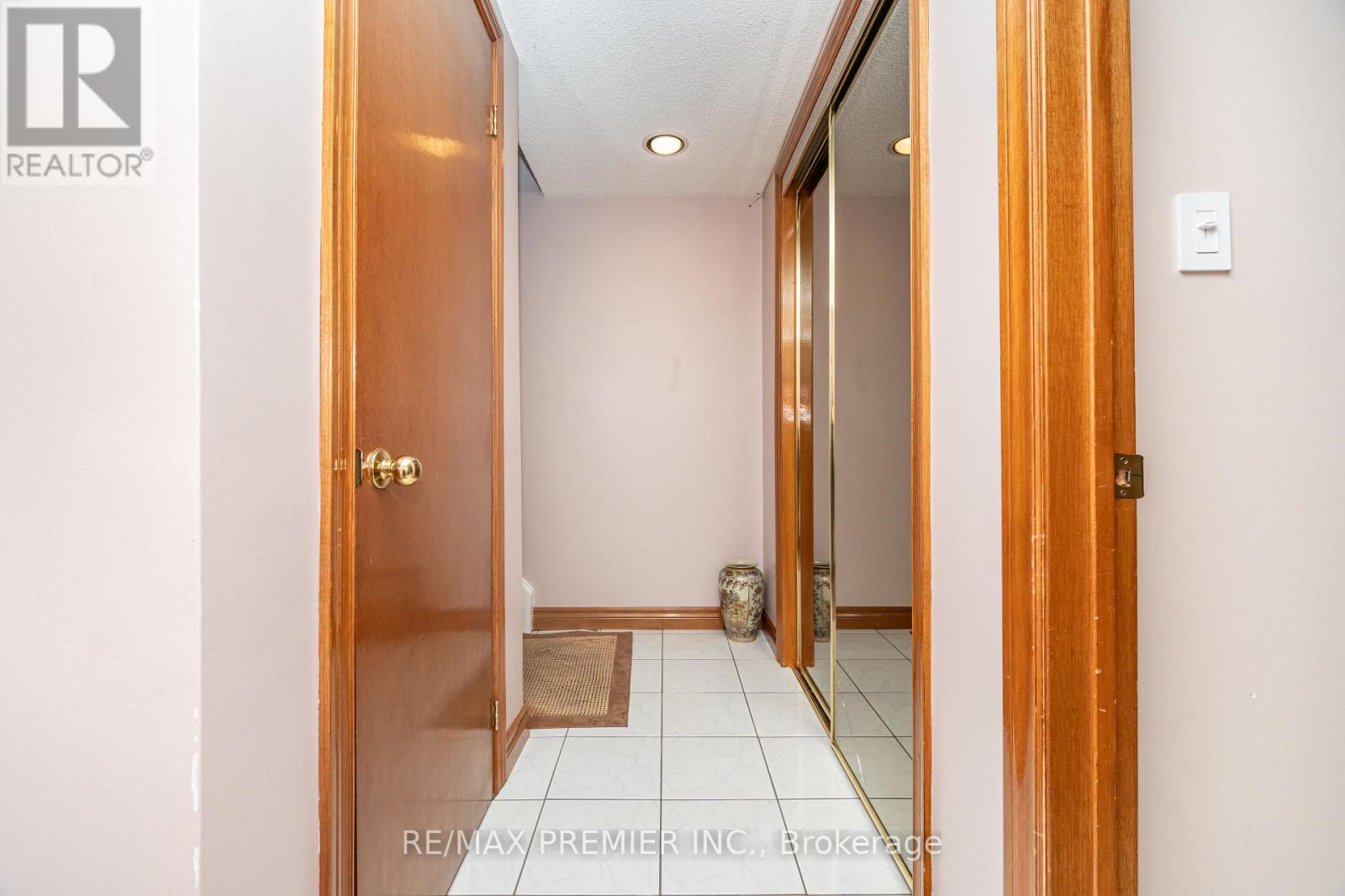 30 Dellbrook Crescent, Toronto, Ontario  M9L 1E2 - Photo 35 - W12421748