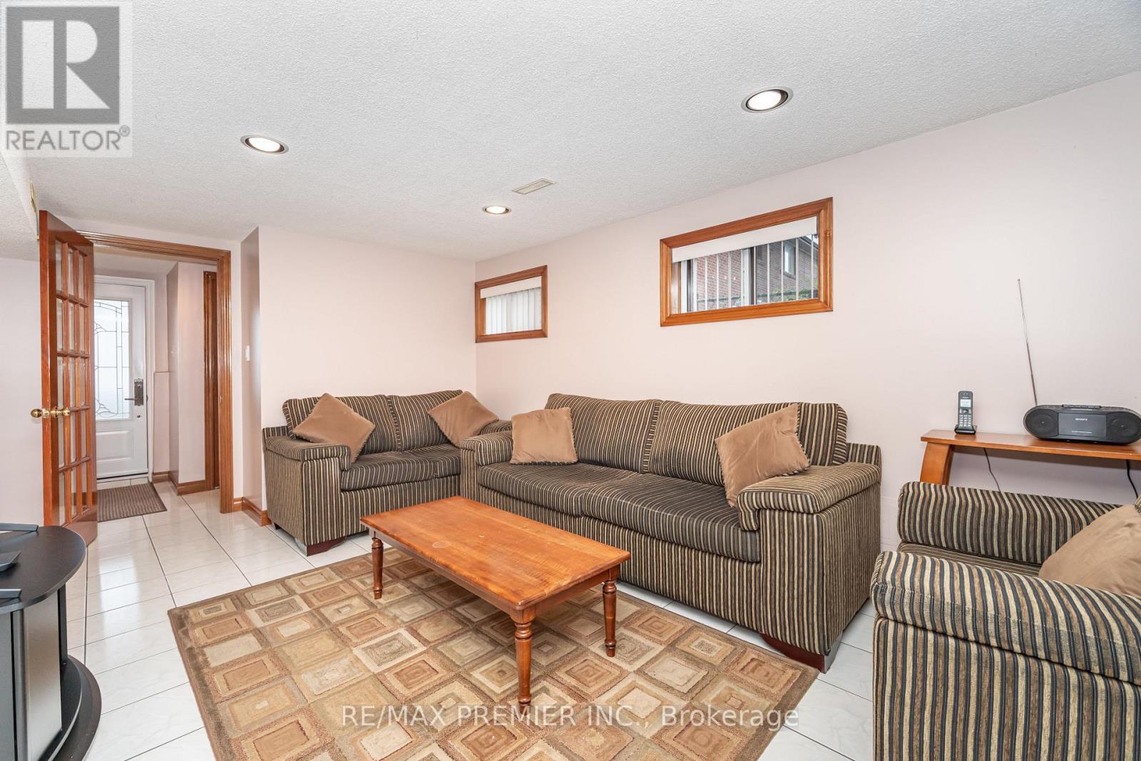 30 Dellbrook Crescent, Toronto, Ontario  M9L 1E2 - Photo 36 - W12421748
