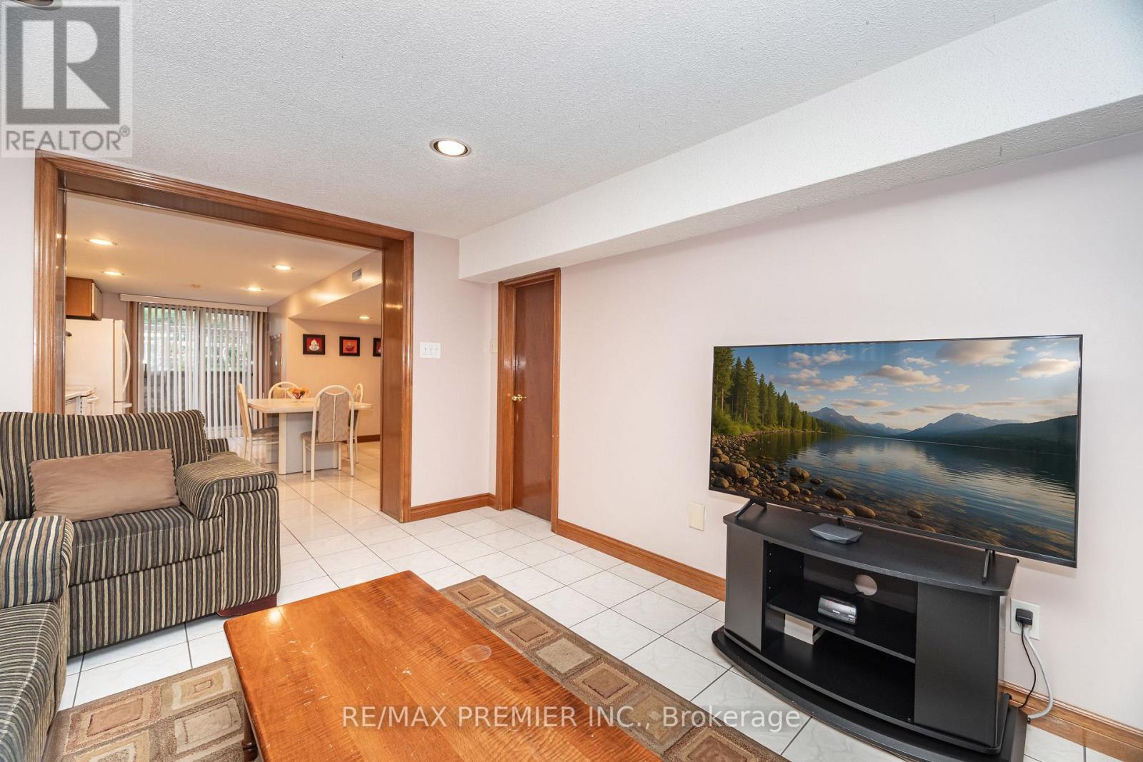 30 Dellbrook Crescent, Toronto, Ontario  M9L 1E2 - Photo 38 - W12421748