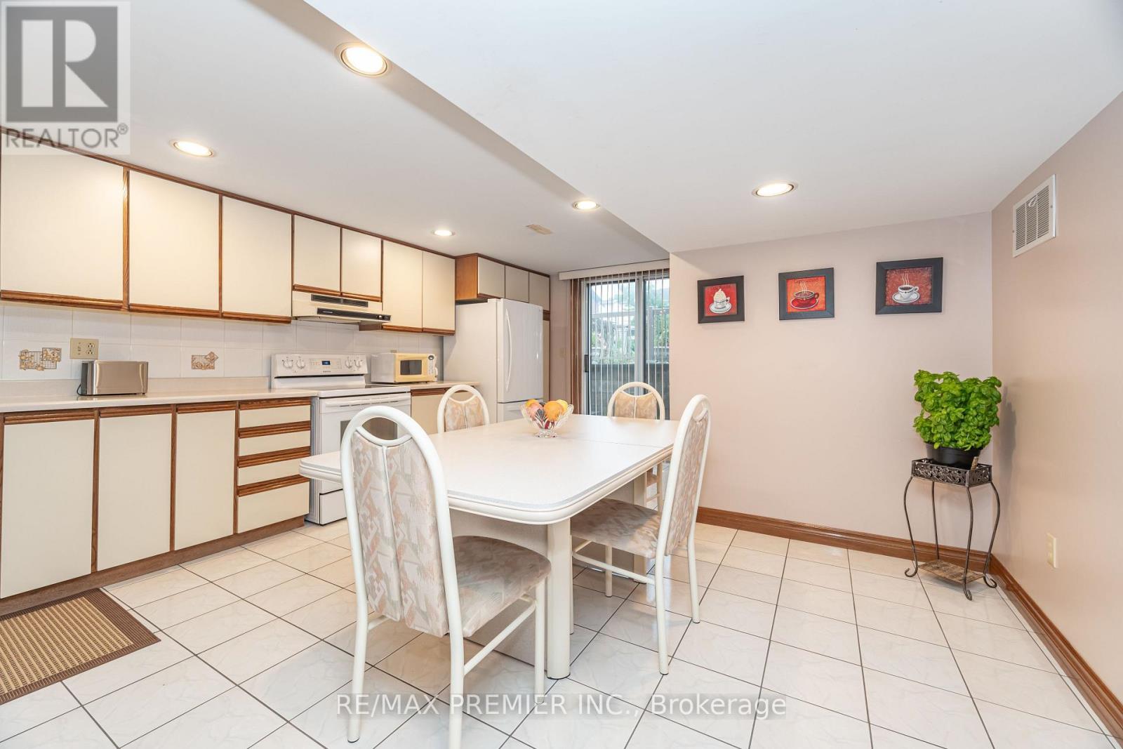 30 Dellbrook Crescent, Toronto, Ontario  M9L 1E2 - Photo 41 - W12421748