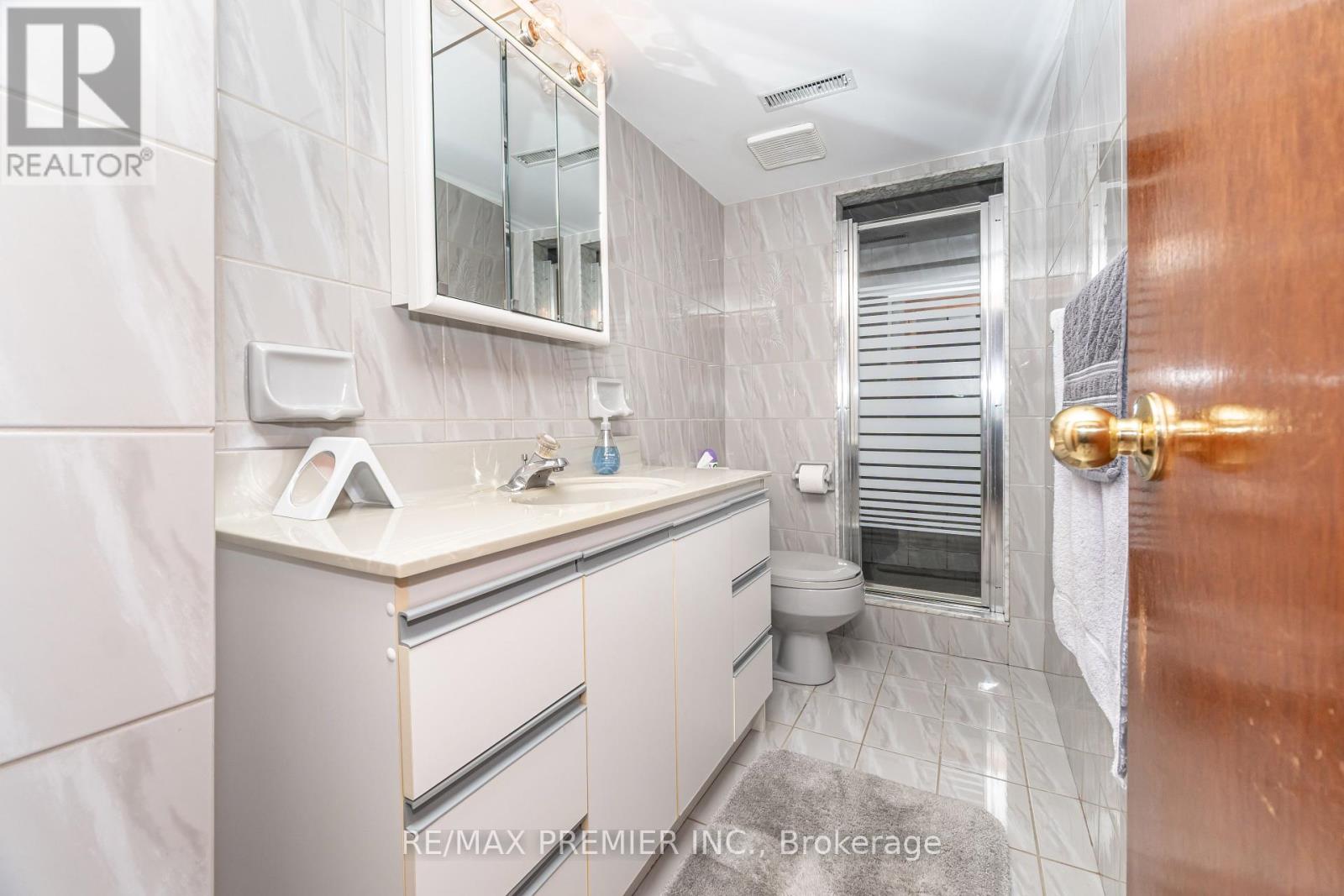 30 Dellbrook Crescent, Toronto, Ontario  M9L 1E2 - Photo 43 - W12421748