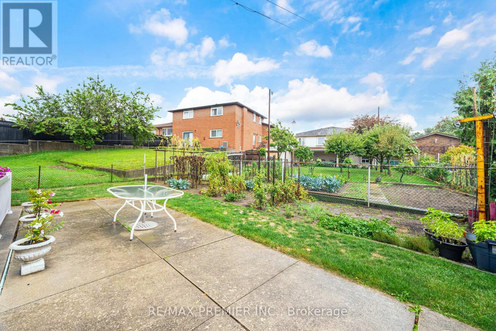30 Dellbrook Crescent, Toronto, Ontario  M9L 1E2 - Photo 47 - W12421748