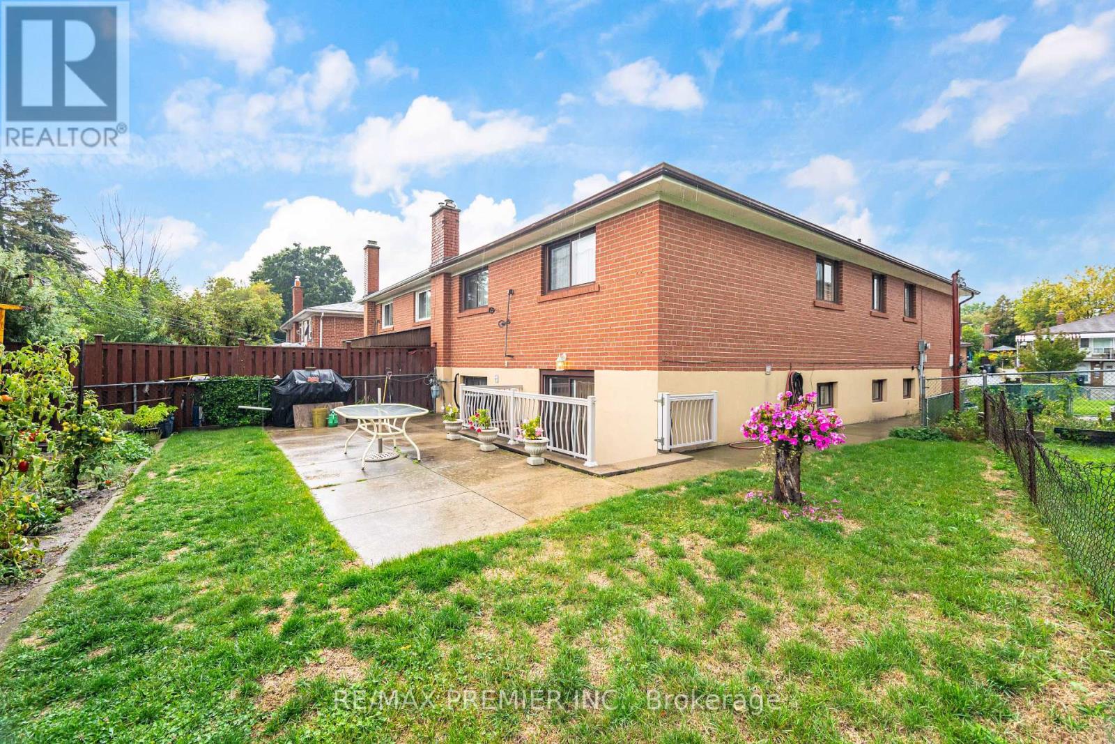 30 Dellbrook Crescent, Toronto, Ontario  M9L 1E2 - Photo 50 - W12421748