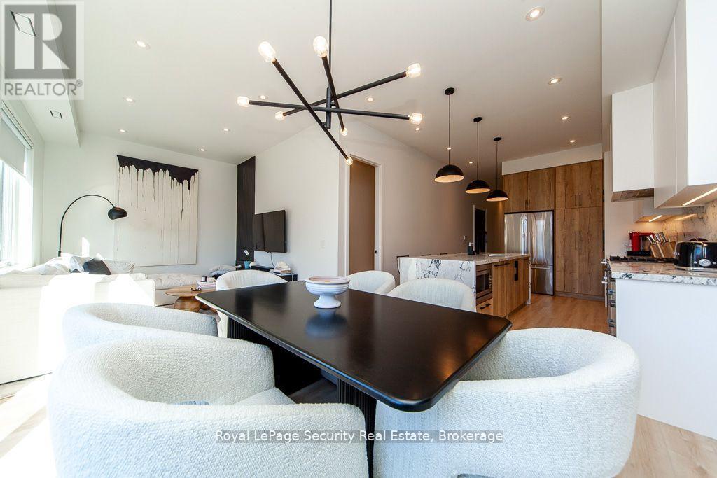 70 Chamberlain Avenue, Toronto, Ontario  M6E 4K1 - Photo 10 - W12421750