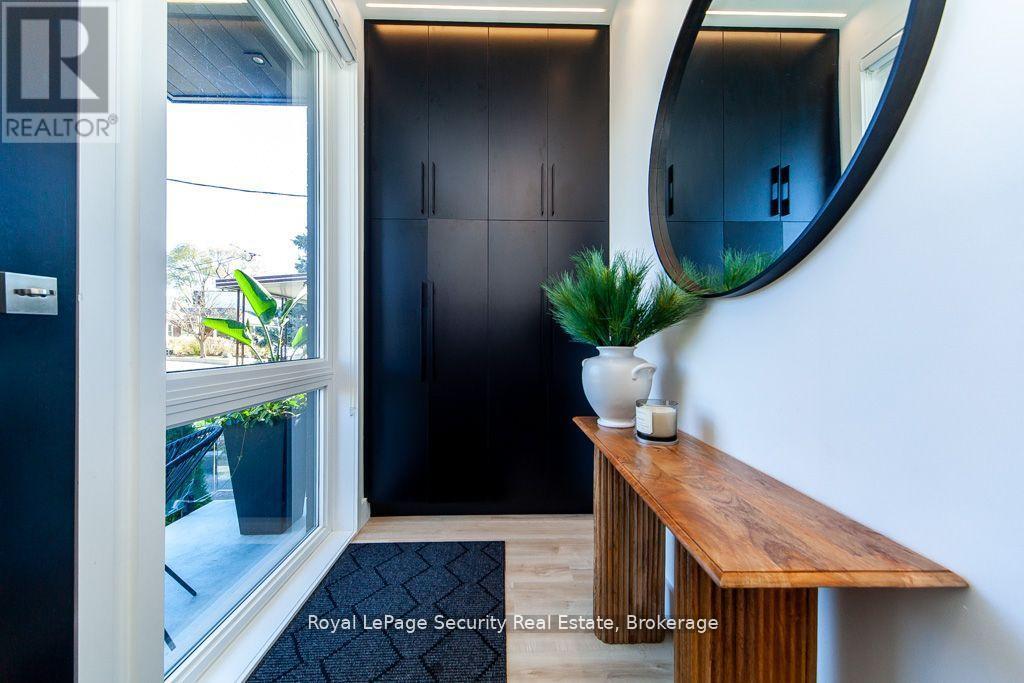 70 Chamberlain Avenue, Toronto, Ontario  M6E 4K1 - Photo 23 - W12421750