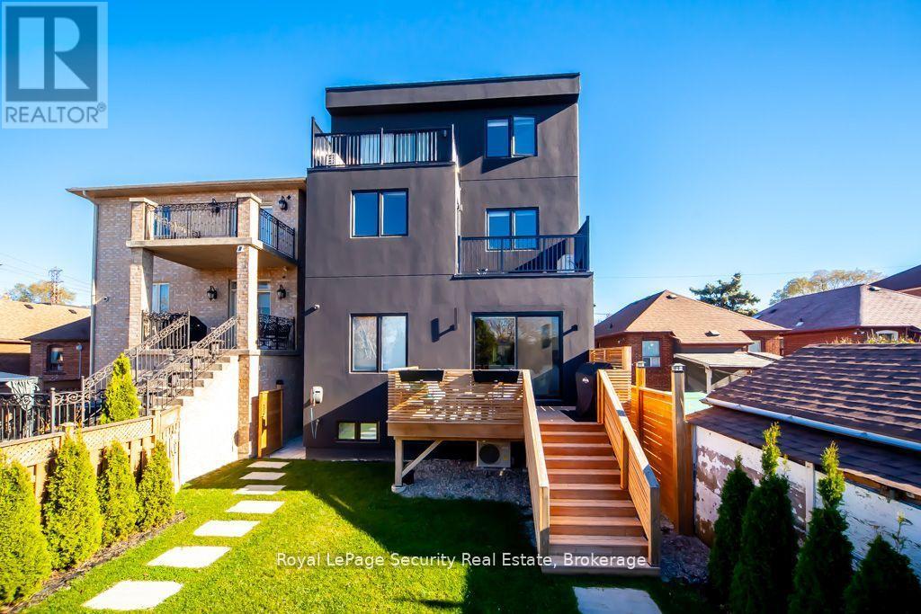 70 Chamberlain Avenue, Toronto, Ontario  M6E 4K1 - Photo 26 - W12421750