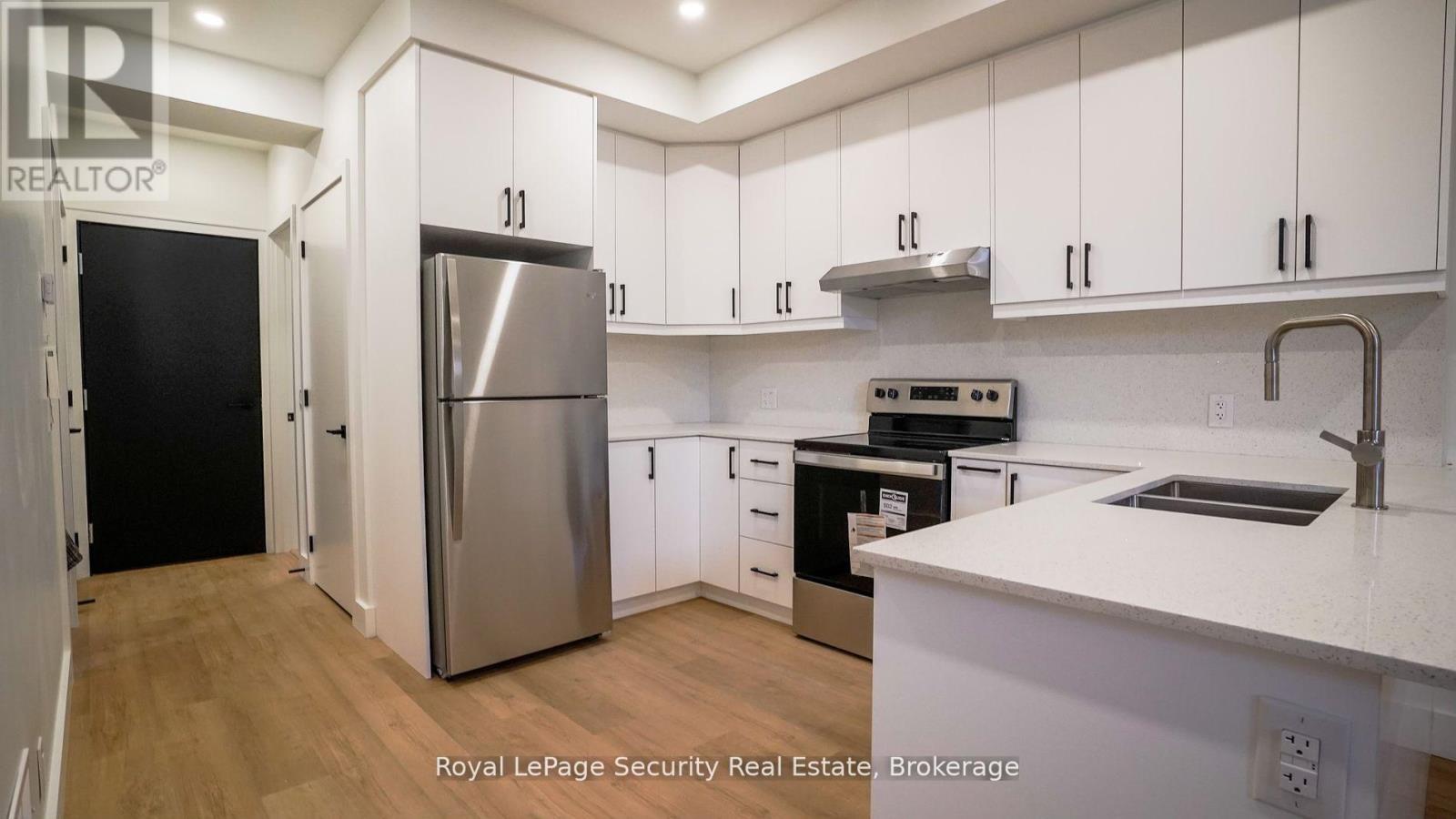 70 Chamberlain Avenue, Toronto, Ontario  M6E 4K1 - Photo 28 - W12421750