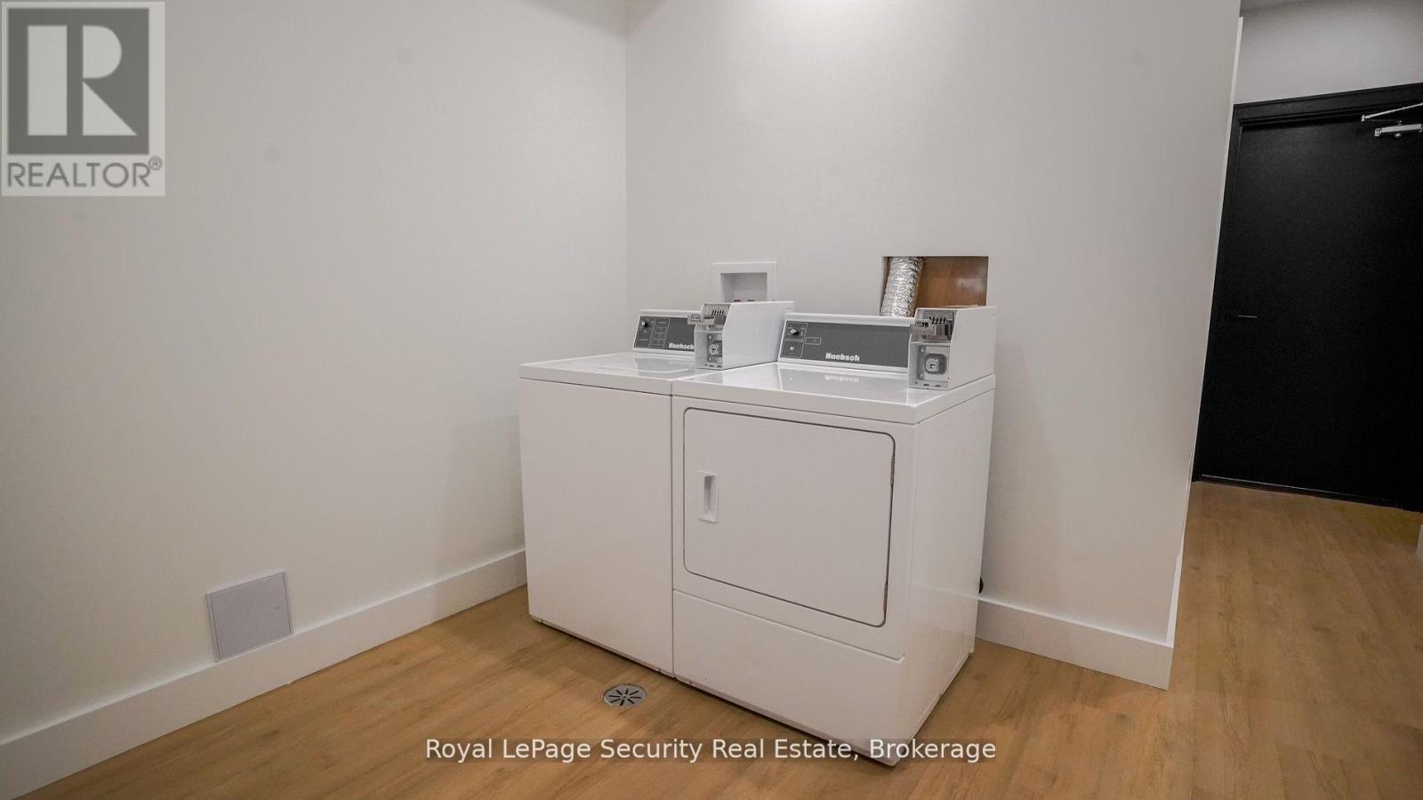 70 Chamberlain Avenue, Toronto, Ontario  M6E 4K1 - Photo 31 - W12421750