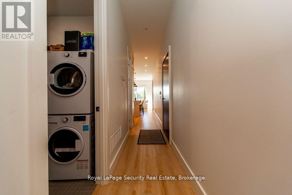 70 Chamberlain Avenue, Toronto, Ontario  M6E 4K1 - Photo 7 - W12421750