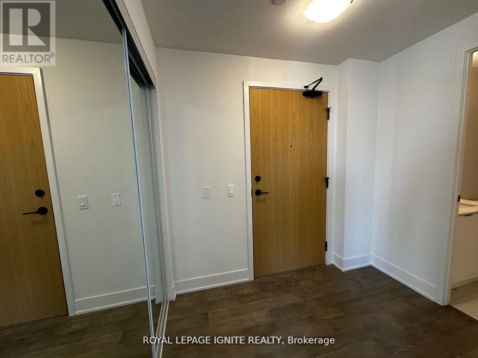 1903 - 202 Burnhamthorpe Road E, Mississauga, Ontario  L5A 0B2 - Photo 10 - W12421756