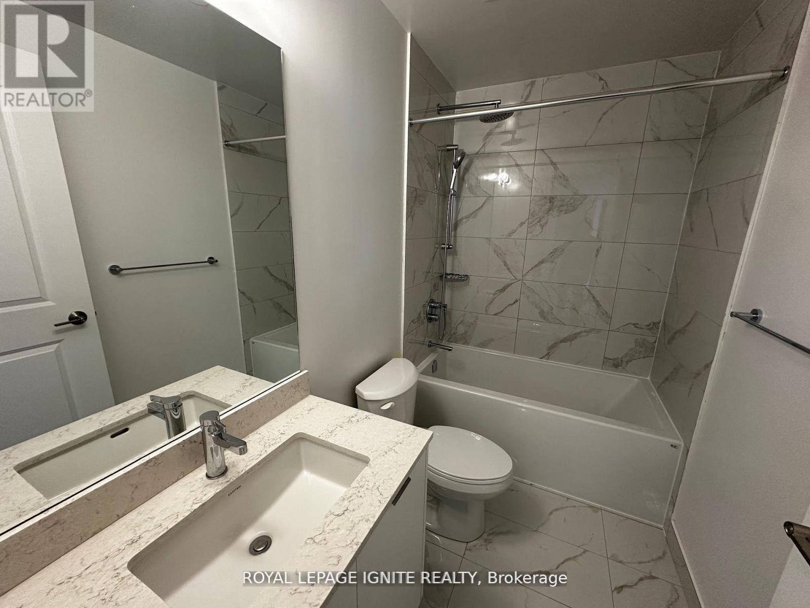 1903 - 202 Burnhamthorpe Road E, Mississauga, Ontario  L5A 0B2 - Photo 9 - W12421756