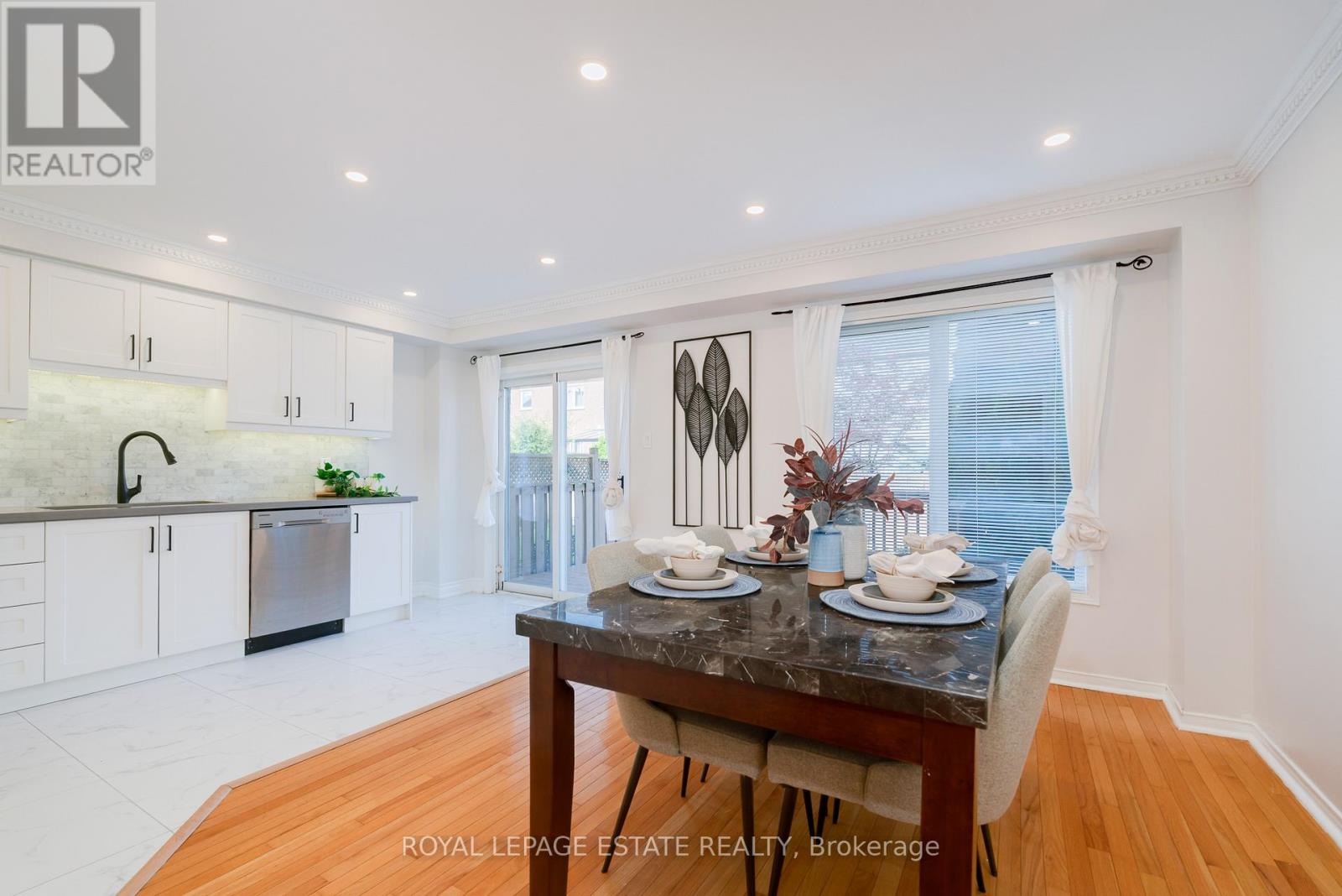 435 Stonetree Court, Mississauga, Ontario  L5B 4H3 - Photo 12 - W12421775