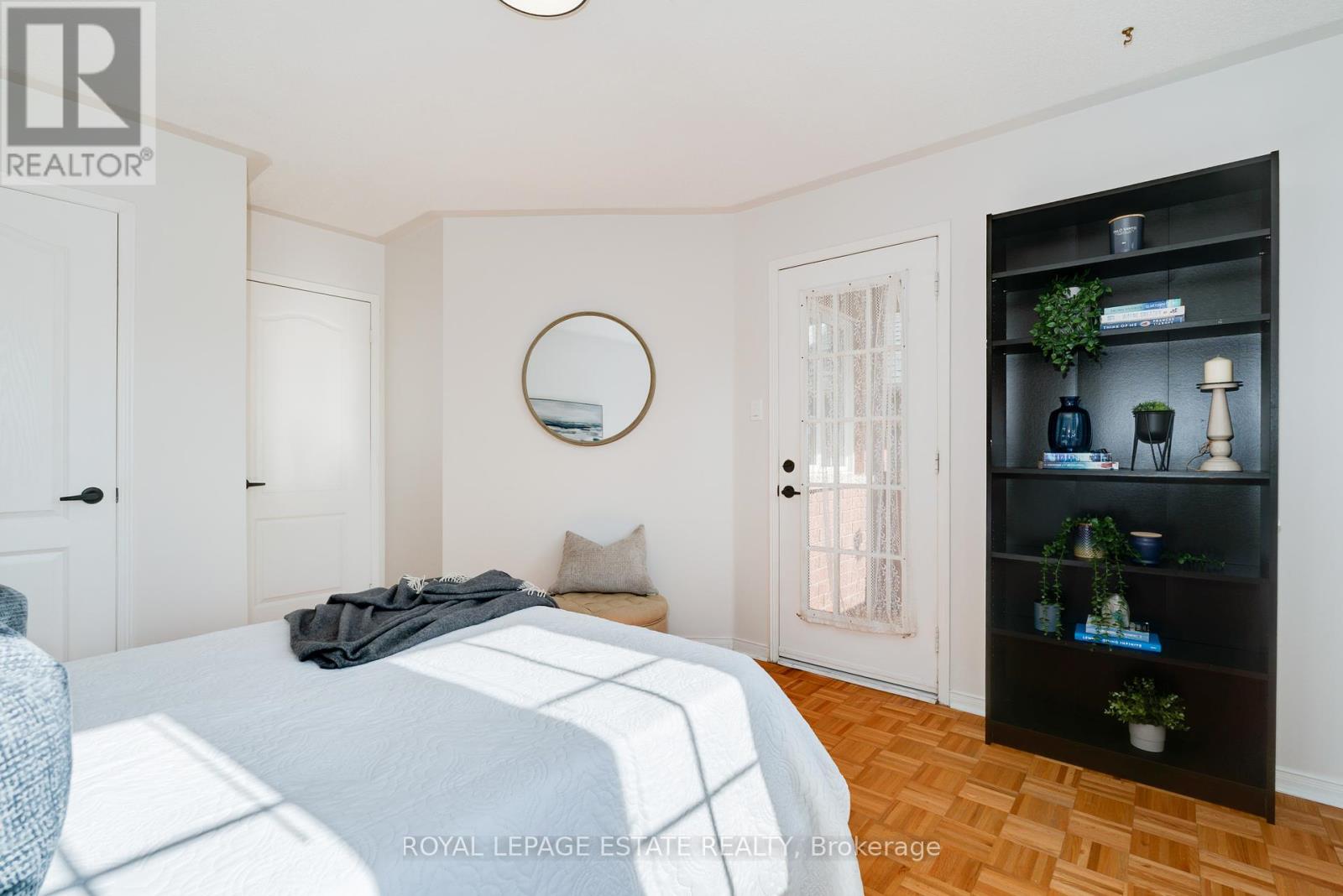 435 Stonetree Court, Mississauga, Ontario  L5B 4H3 - Photo 21 - W12421775