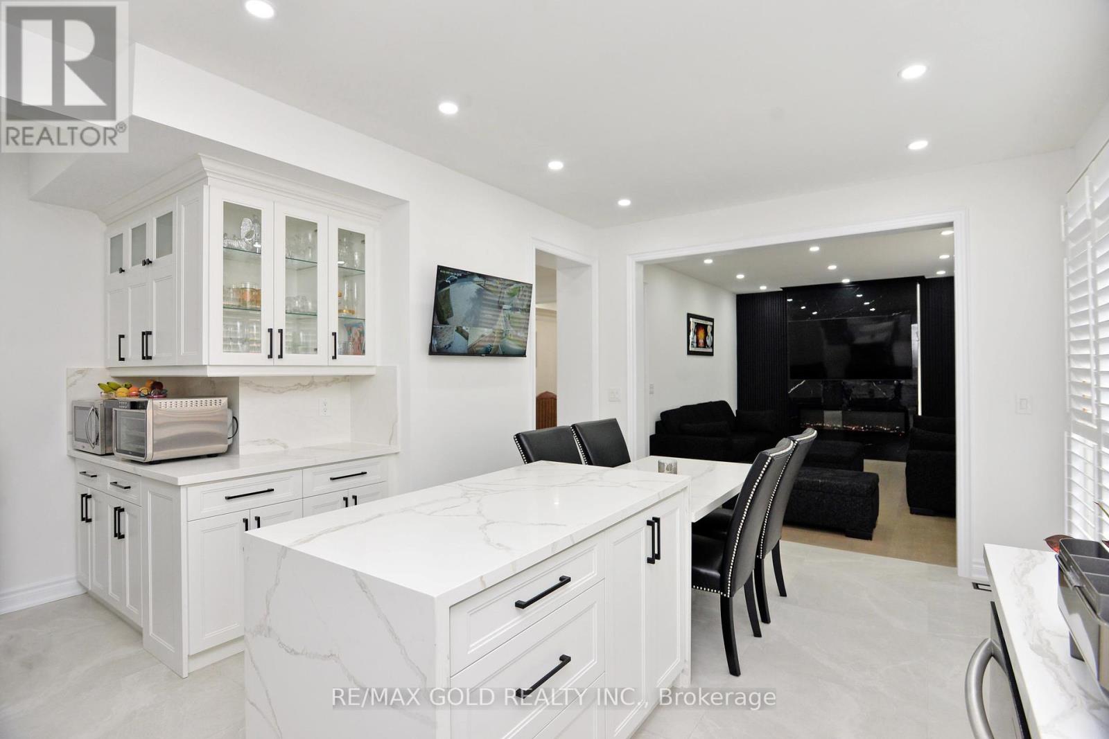 1 Blaketon Court, Brampton, Ontario  L6P 1G4 - Photo 17 - W12421856