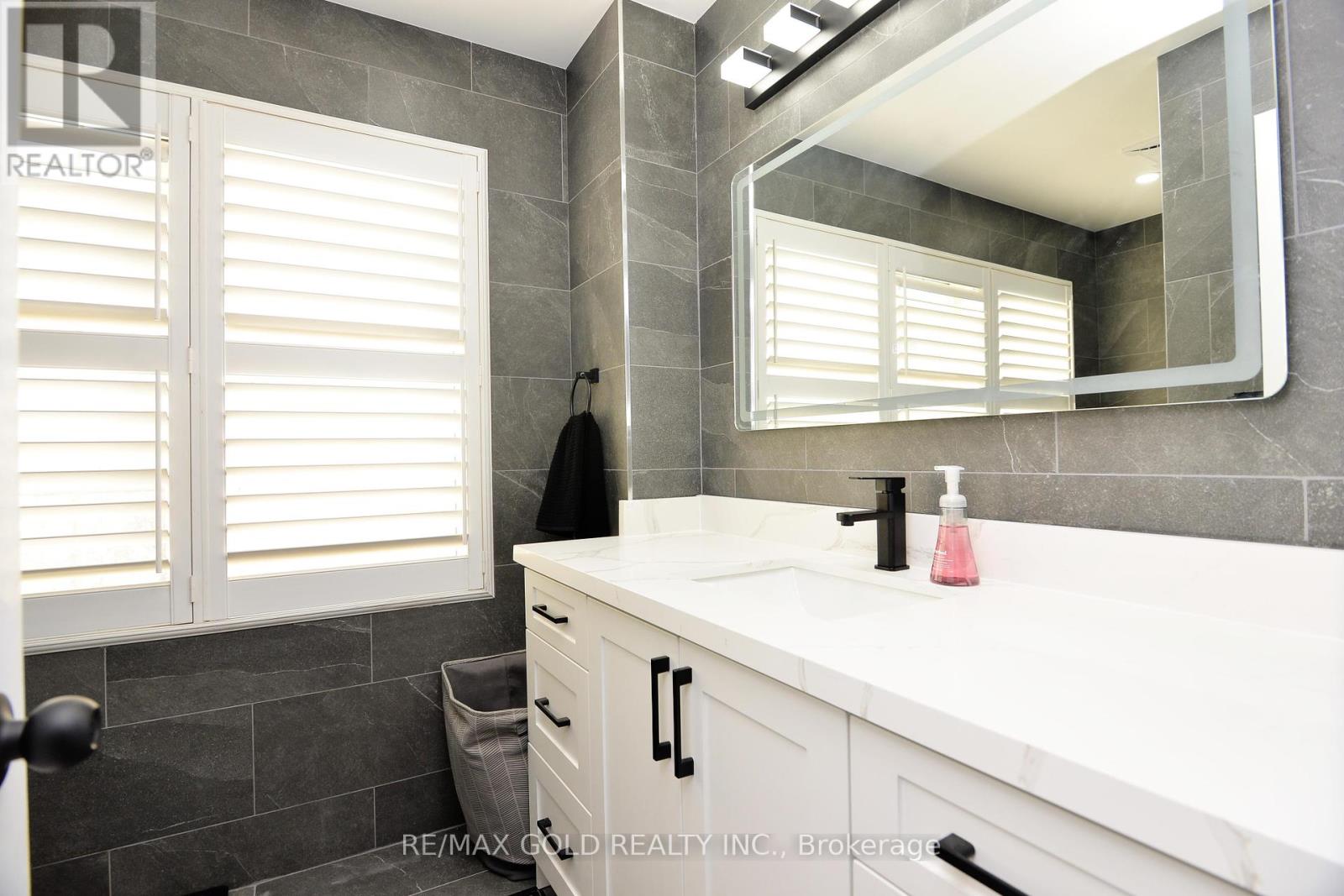 1 Blaketon Court, Brampton, Ontario  L6P 1G4 - Photo 35 - W12421856
