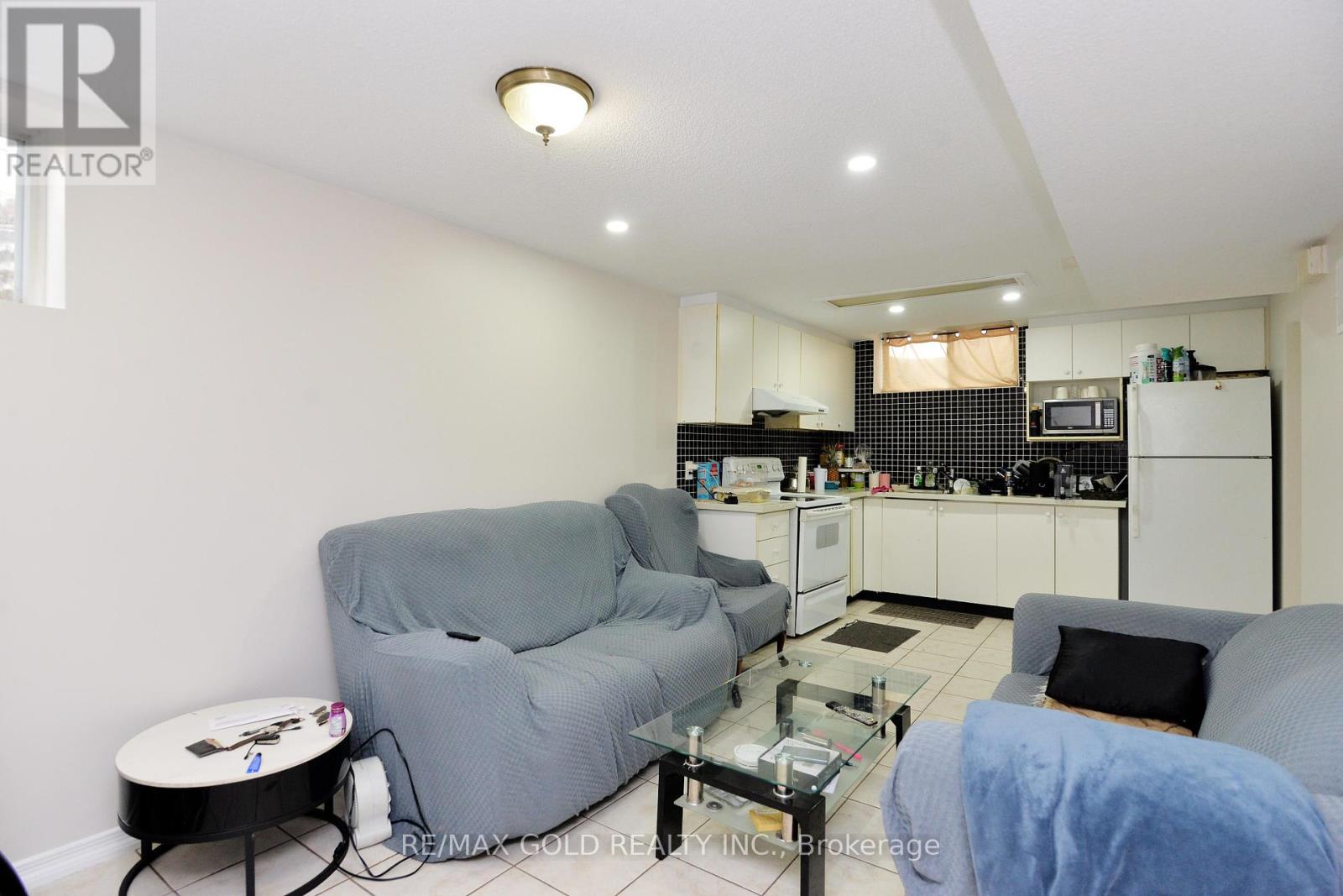 1 Blaketon Court, Brampton, Ontario  L6P 1G4 - Photo 38 - W12421856
