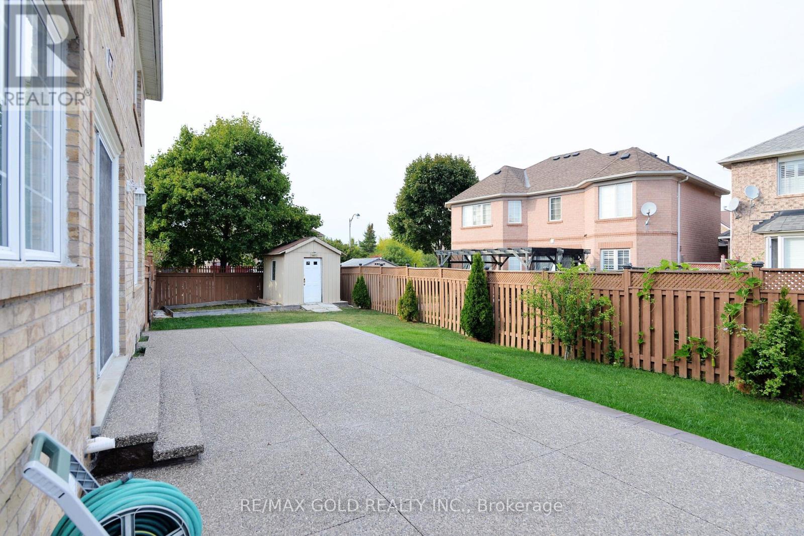 1 Blaketon Court, Brampton, Ontario  L6P 1G4 - Photo 45 - W12421856