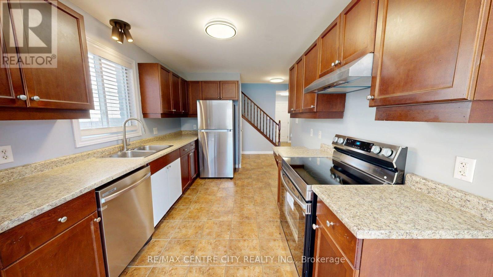 Upper - 3252 Meadowgate Boulevard, London South, Ontario  N6M 0B7 - Photo 10 - X12421937