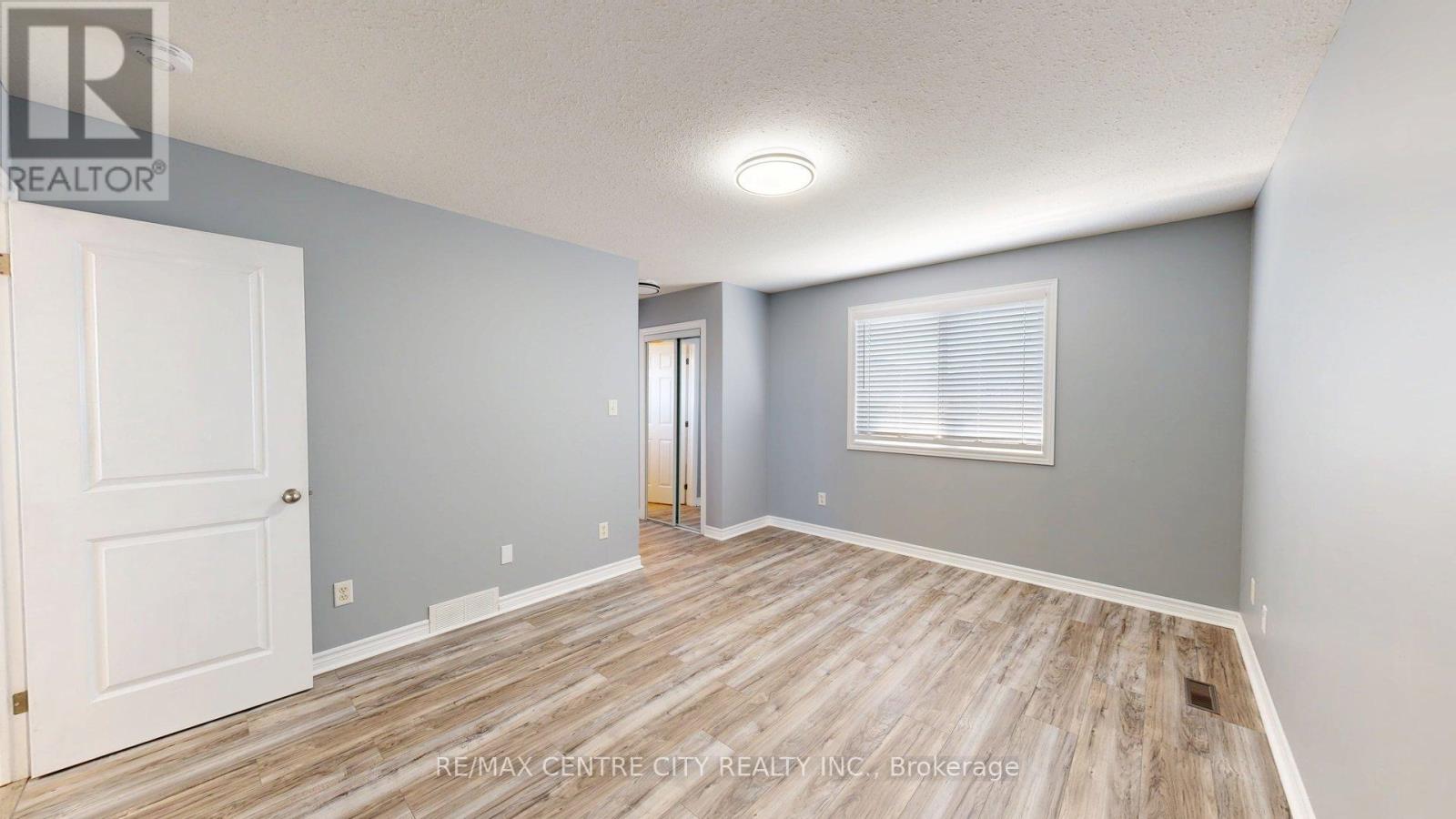 Upper - 3252 Meadowgate Boulevard, London South, Ontario  N6M 0B7 - Photo 15 - X12421937