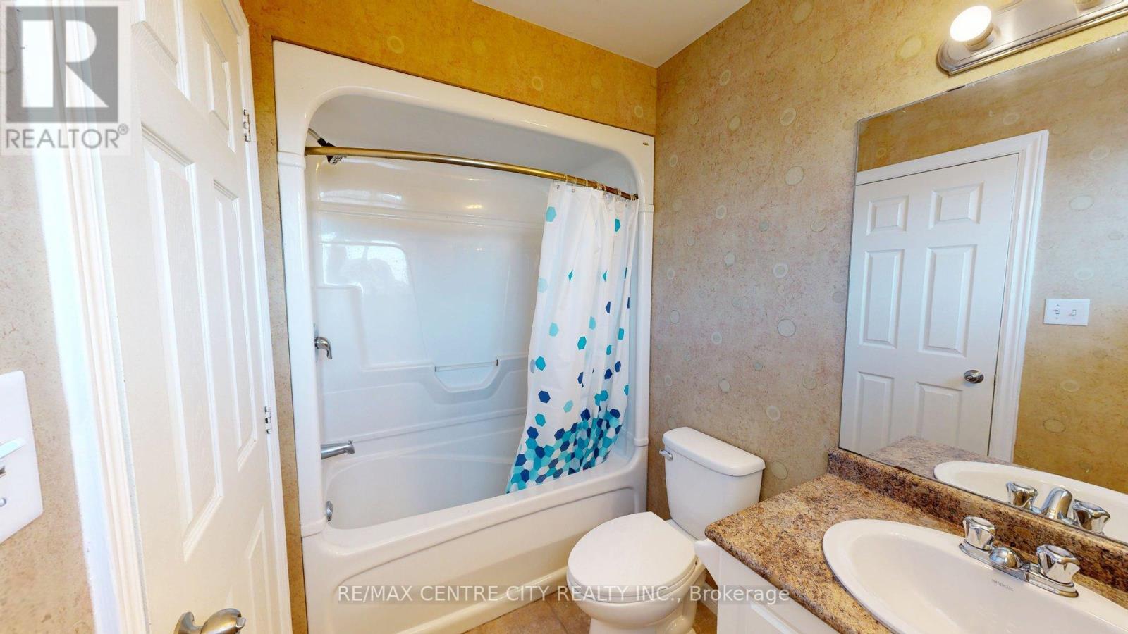 Upper - 3252 Meadowgate Boulevard, London South, Ontario  N6M 0B7 - Photo 16 - X12421937