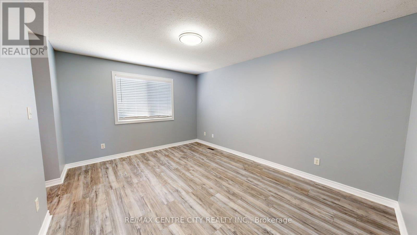 Upper - 3252 Meadowgate Boulevard, London South, Ontario  N6M 0B7 - Photo 18 - X12421937
