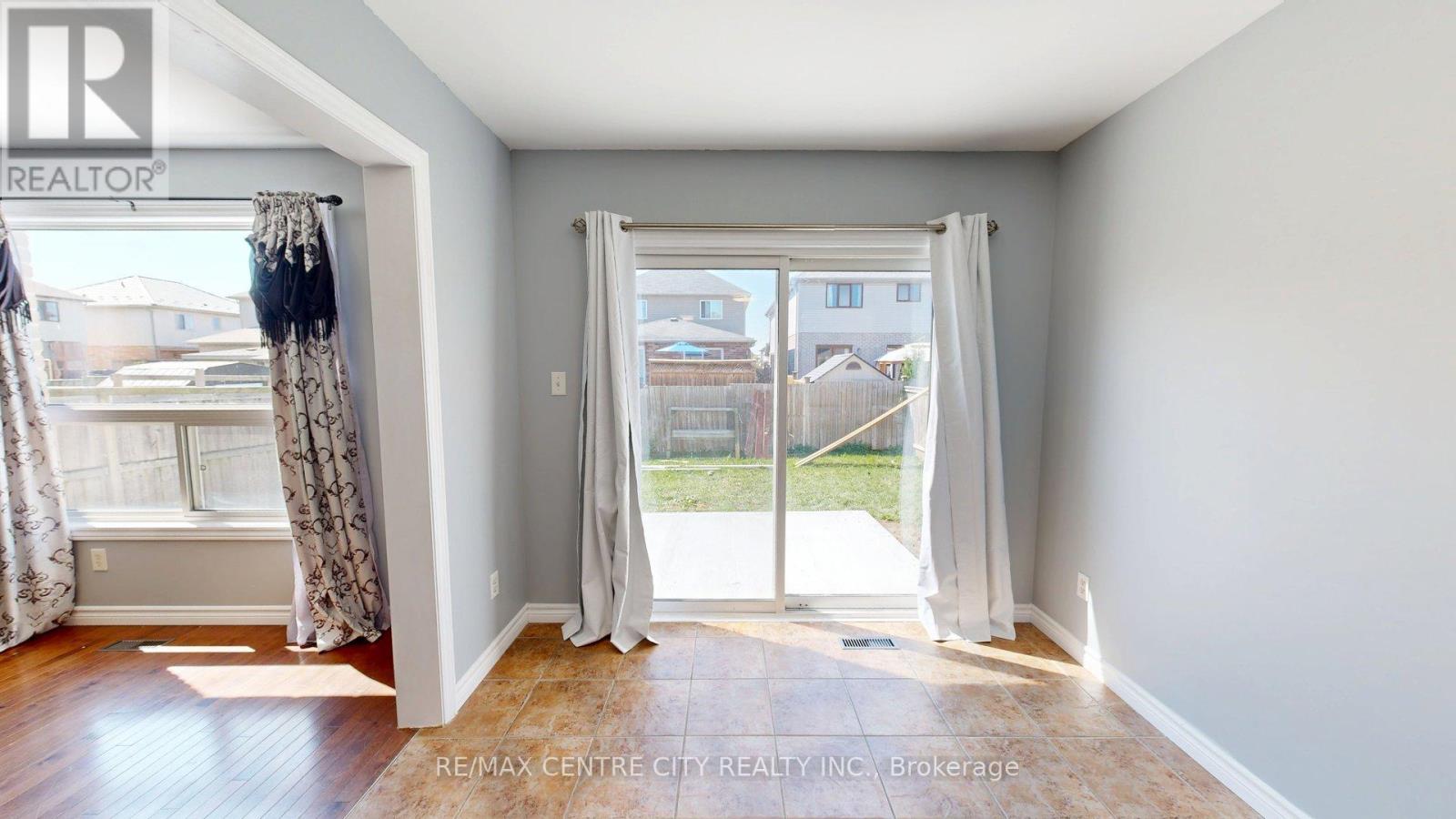 Upper - 3252 Meadowgate Boulevard, London South, Ontario  N6M 0B7 - Photo 24 - X12421937