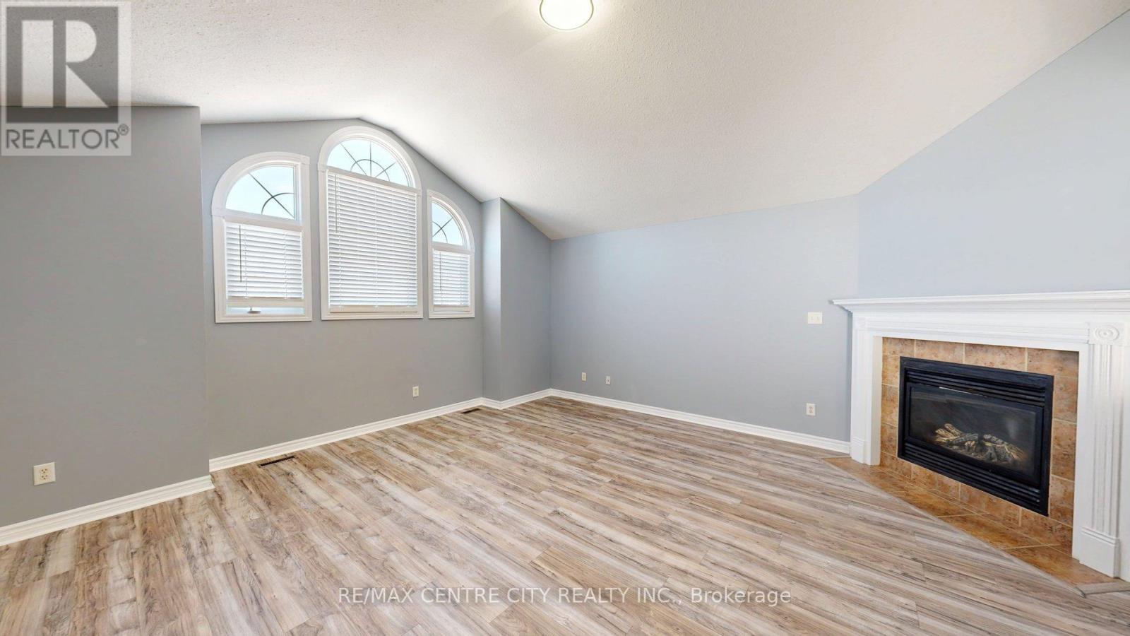 Upper - 3252 Meadowgate Boulevard, London South, Ontario  N6M 0B7 - Photo 25 - X12421937