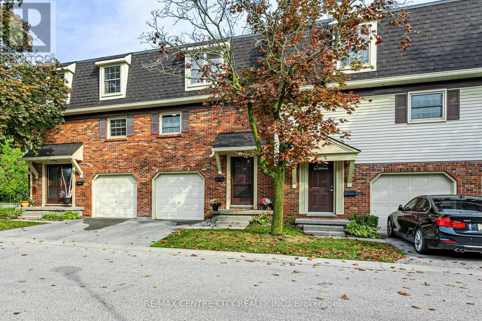 42 - 900 Pond View Road, London South, Ontario  N5Z 4L7 - Photo 2 - X12421943