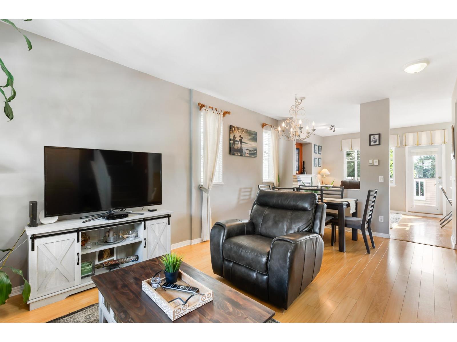 14876 56a Avenue, Surrey, British Columbia  V3S 8X1 - Photo 5 - R3051172