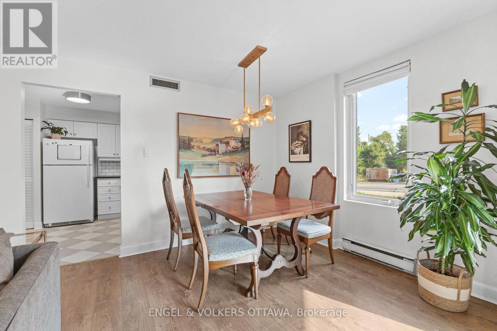 101 - 800 Mckellar Avenue, Ottawa, Ontario  K2A 2X5 - Photo 5 - X12421894
