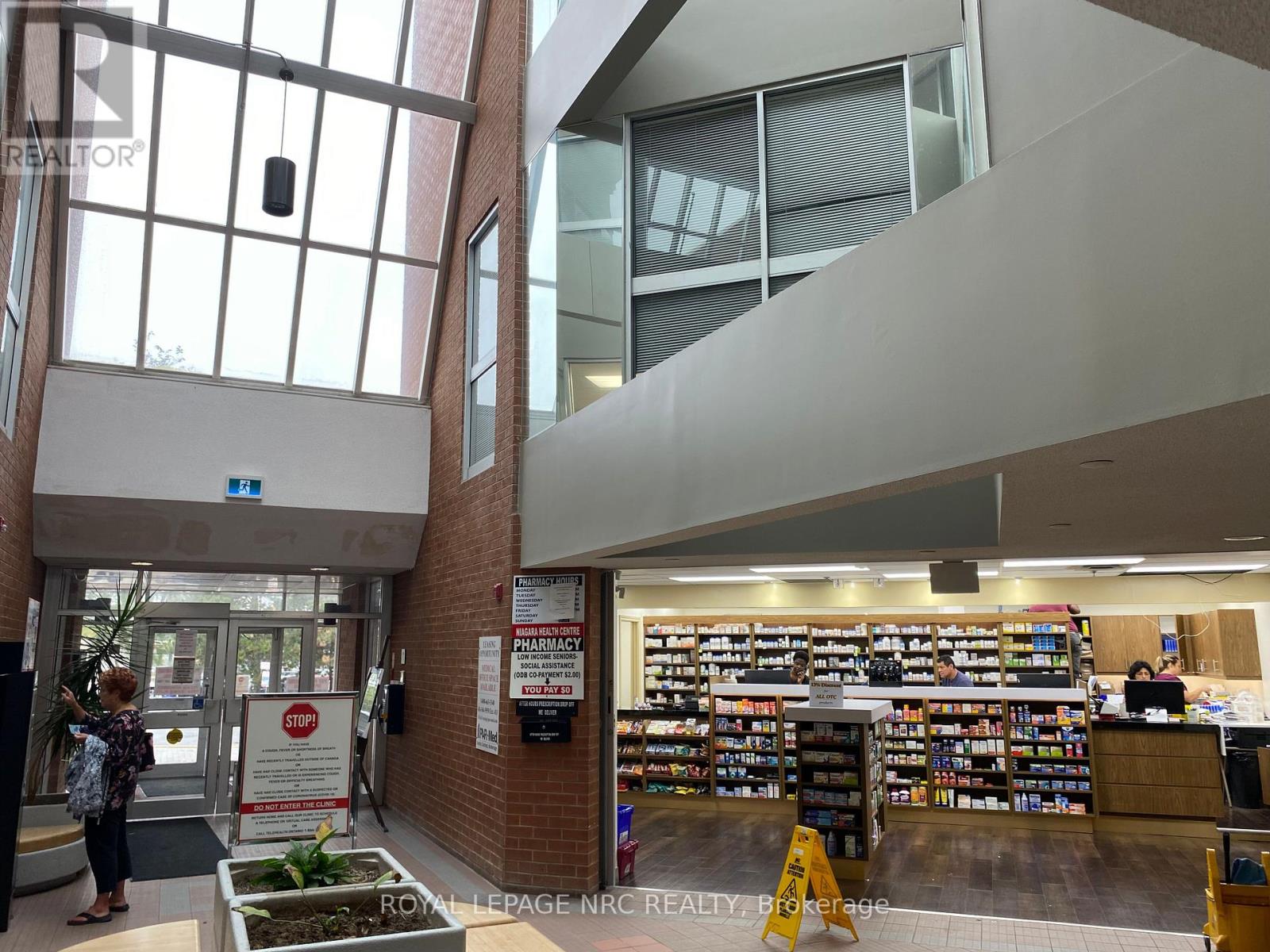 305 - 180 Vine Street S, St. Catharines, Ontario  L2R 7P3 - Photo 2 - X12421730