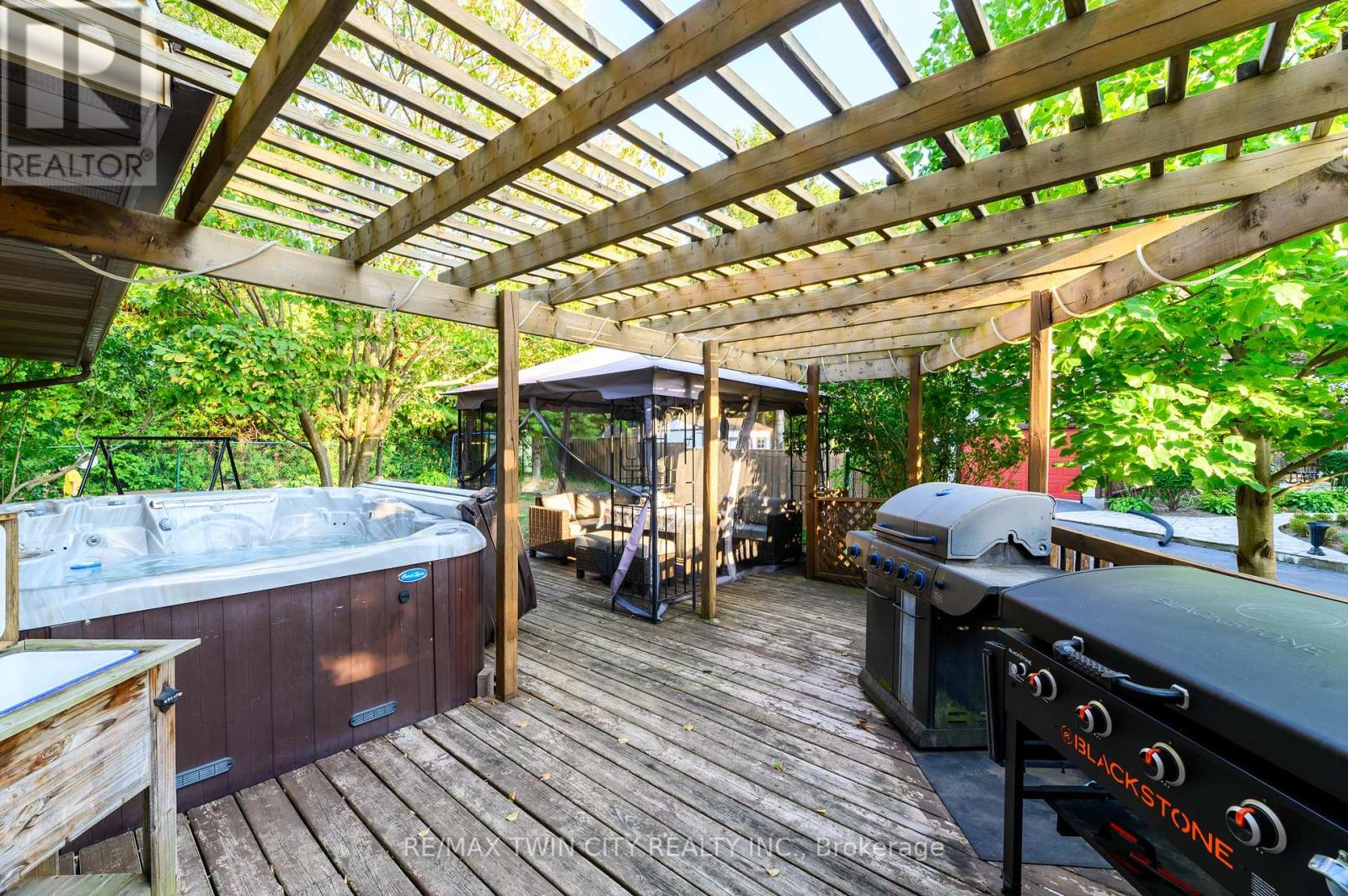 49 Thomson Road, Norfolk, Ontario  N3Y 4Z6 - Photo 32 - X12421860