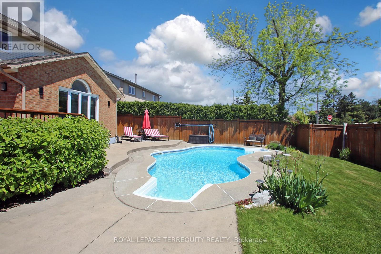 3 Riviera Ridge, Hamilton, Ontario  L8E 5E5 - Photo 41 - X12421870