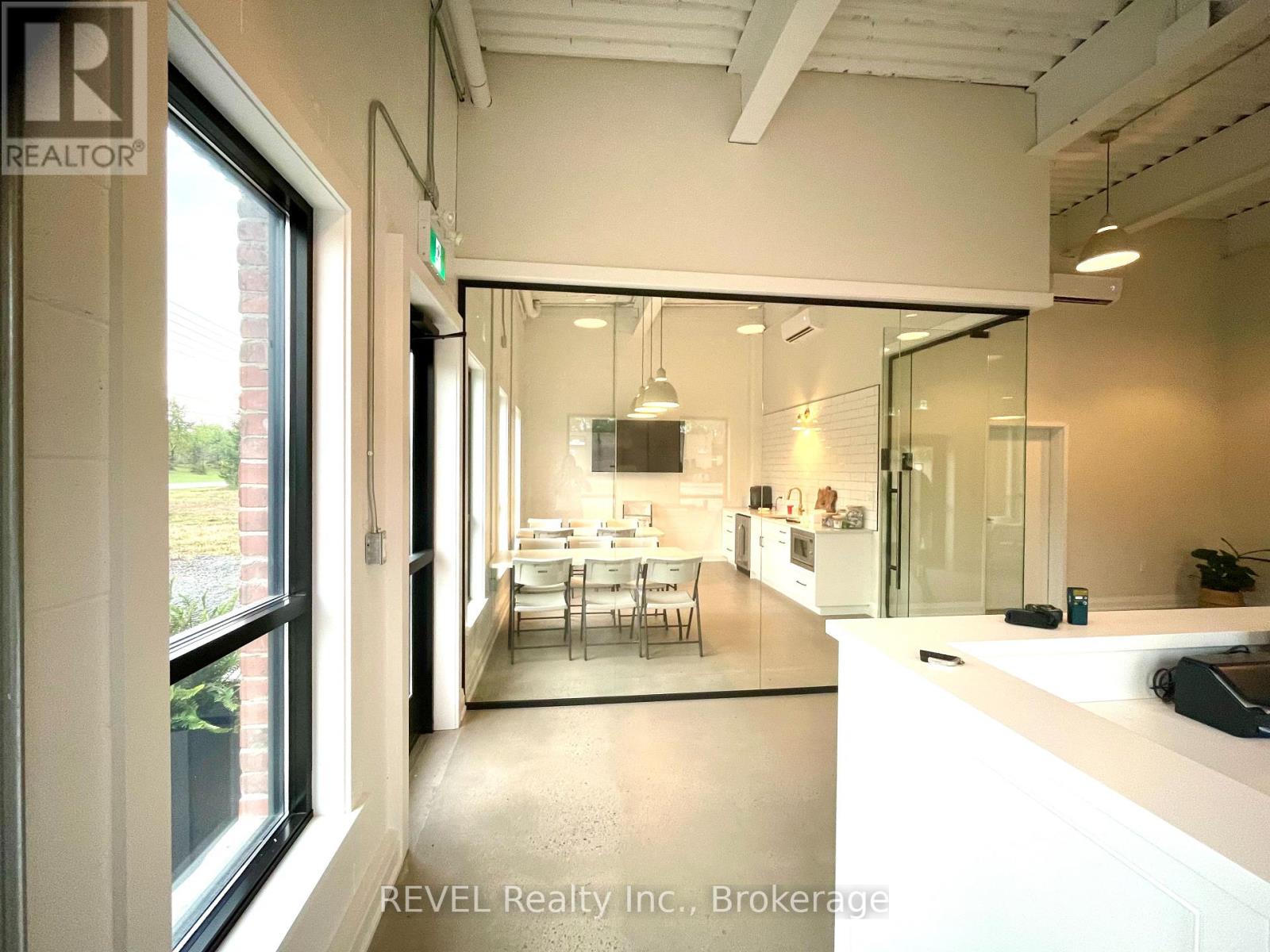 8455 Stanley Avenue, Niagara Falls, Ontario  L2G 0C9 - Photo 11 - X12421902