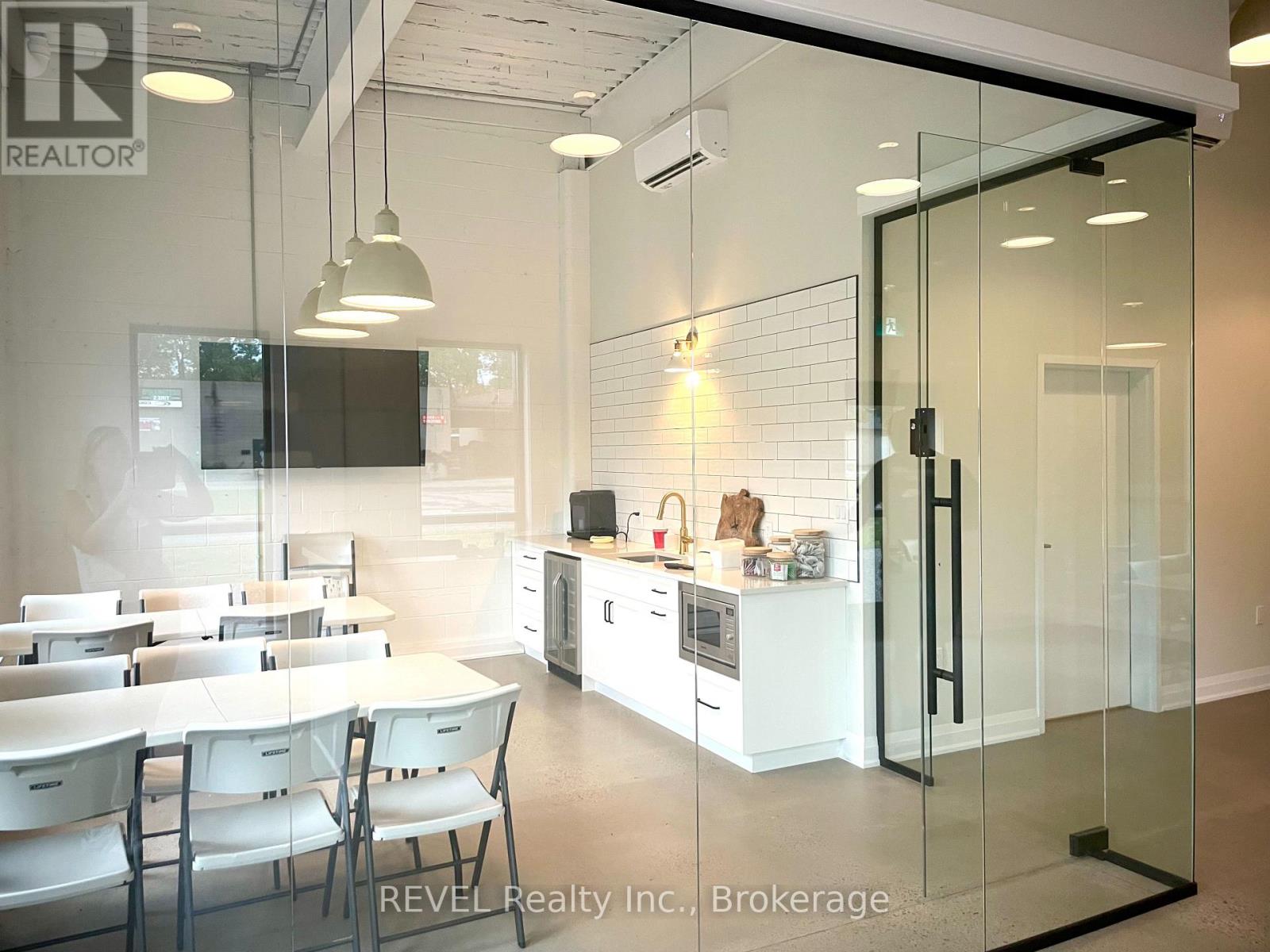 8455 Stanley Avenue, Niagara Falls, Ontario  L2G 0C9 - Photo 13 - X12421902