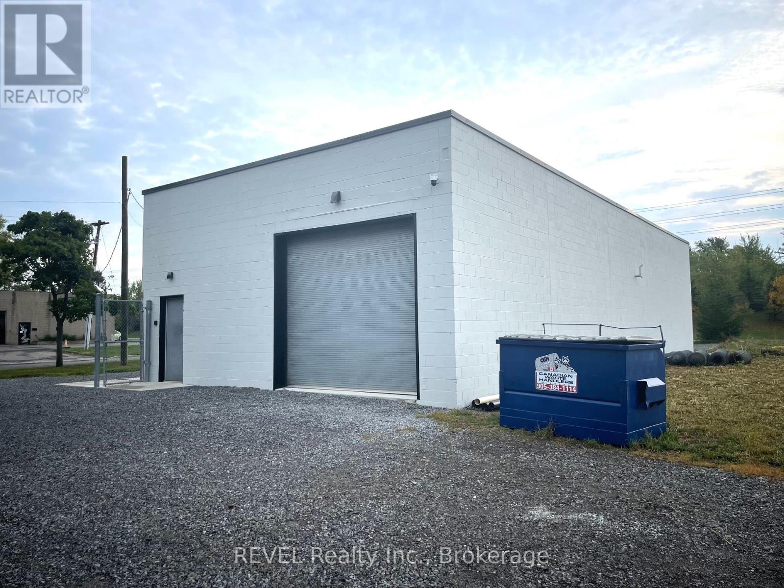 8455 Stanley Avenue, Niagara Falls, Ontario  L2G 0C9 - Photo 6 - X12421902