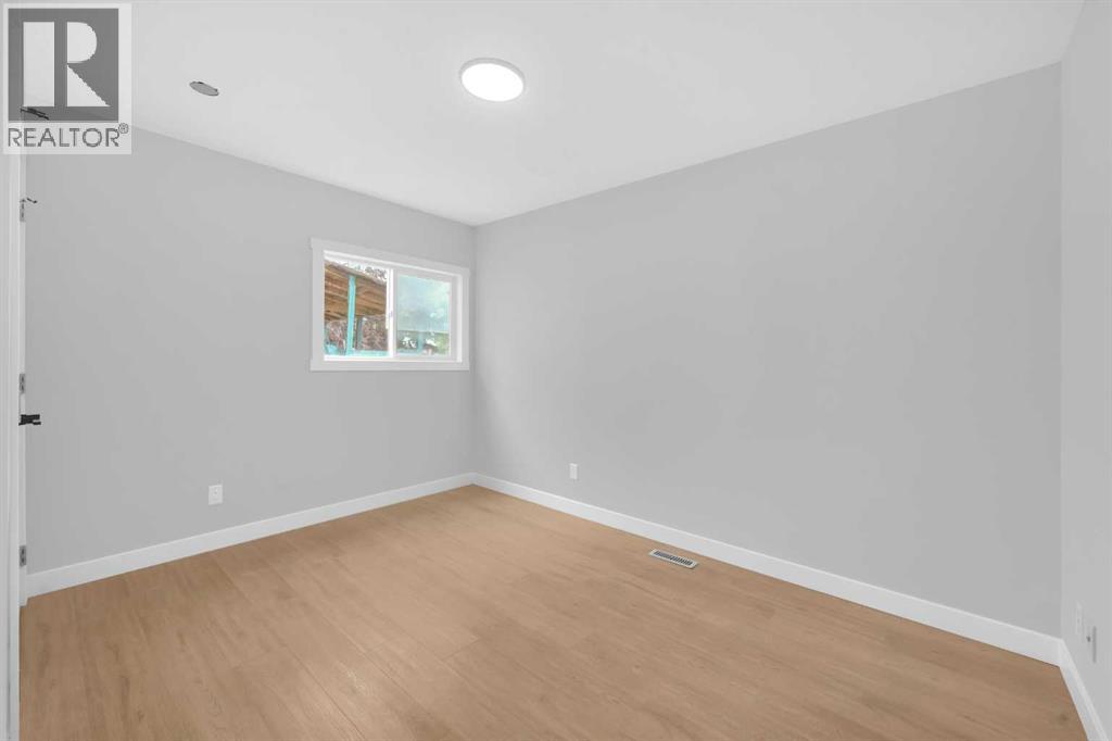 219 Falwood Way Ne, Calgary, Alberta  T3J 1A9 - Photo 15 - A2254932