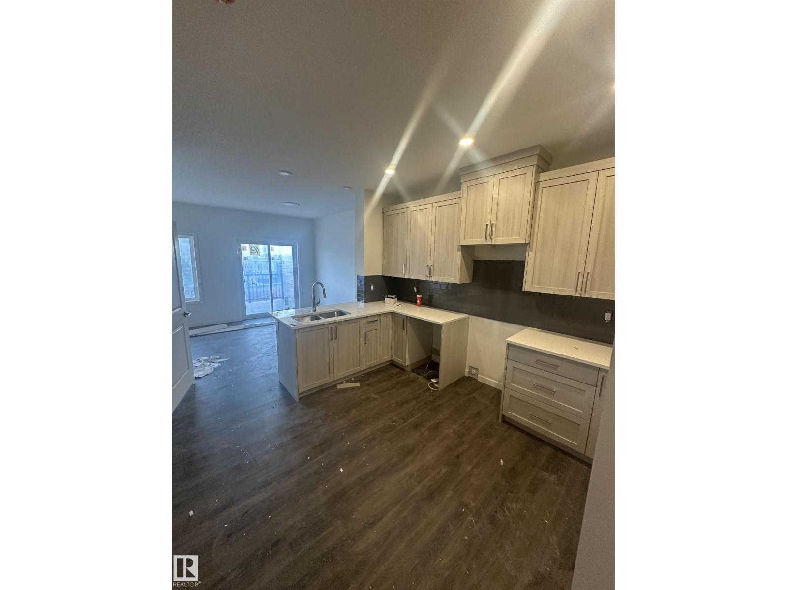 8925 Elves Lo Nw, Edmonton, Alberta  T6M 3G3 - Photo 6 - E4459076