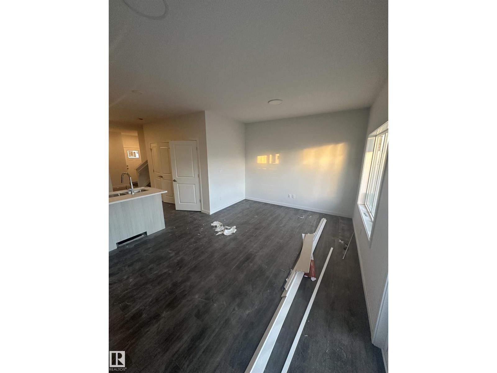 8925 Elves Lo Nw, Edmonton, Alberta  T6M 3G3 - Photo 9 - E4459076