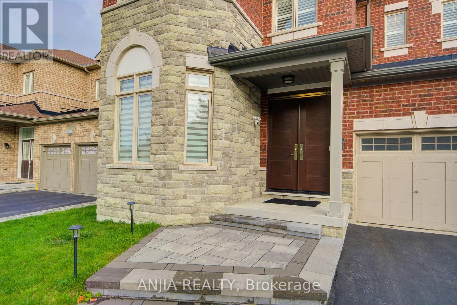 Property at 5 WARTON COURT image 2