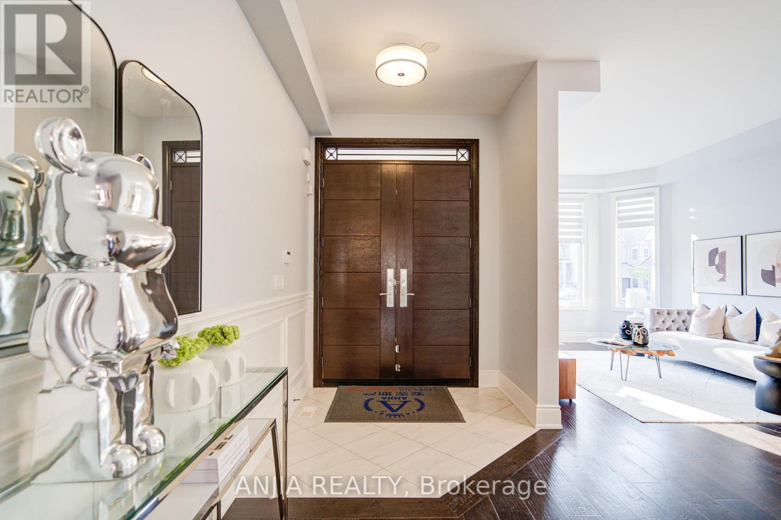 Property at 5 WARTON COURT image 3