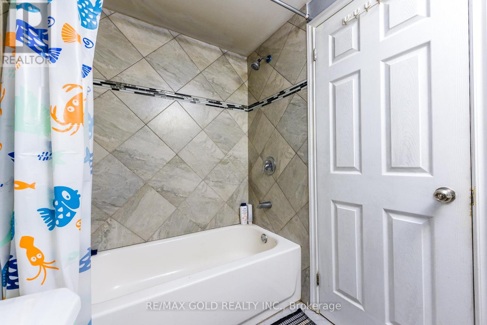 11 Dudley Place, Brampton, Ontario  L6T 3C2 - Photo 24 - W12397949